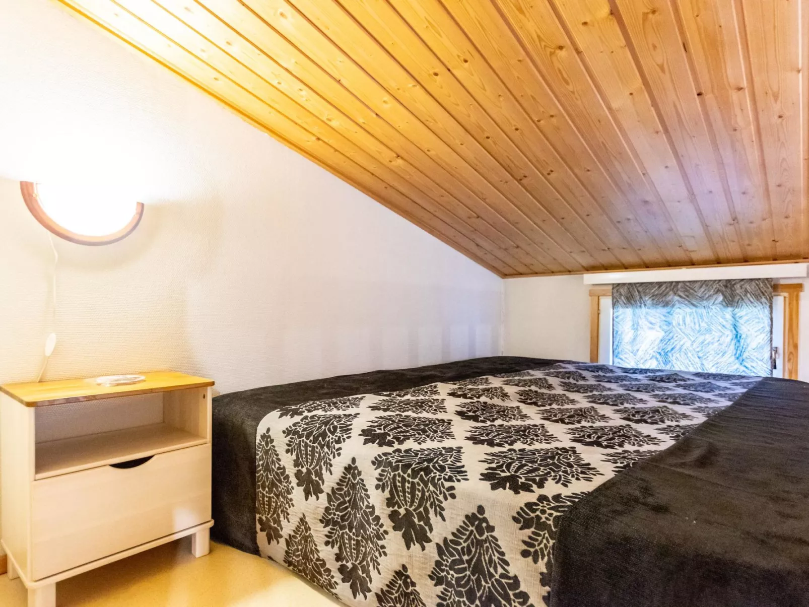 Oivanpyhä c 10-Dedans