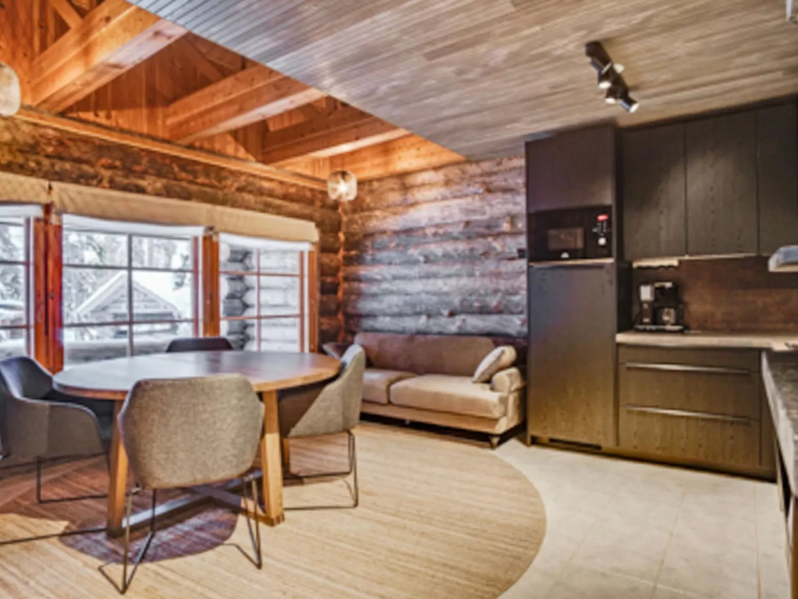 Joikupirtti b-Dedans