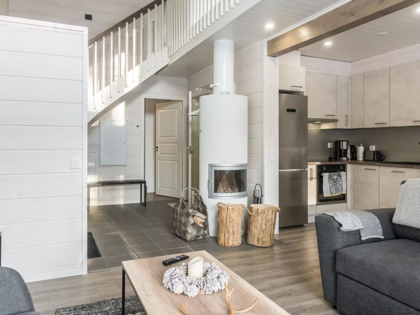 Levin ahmahovi 2a-Drinnen