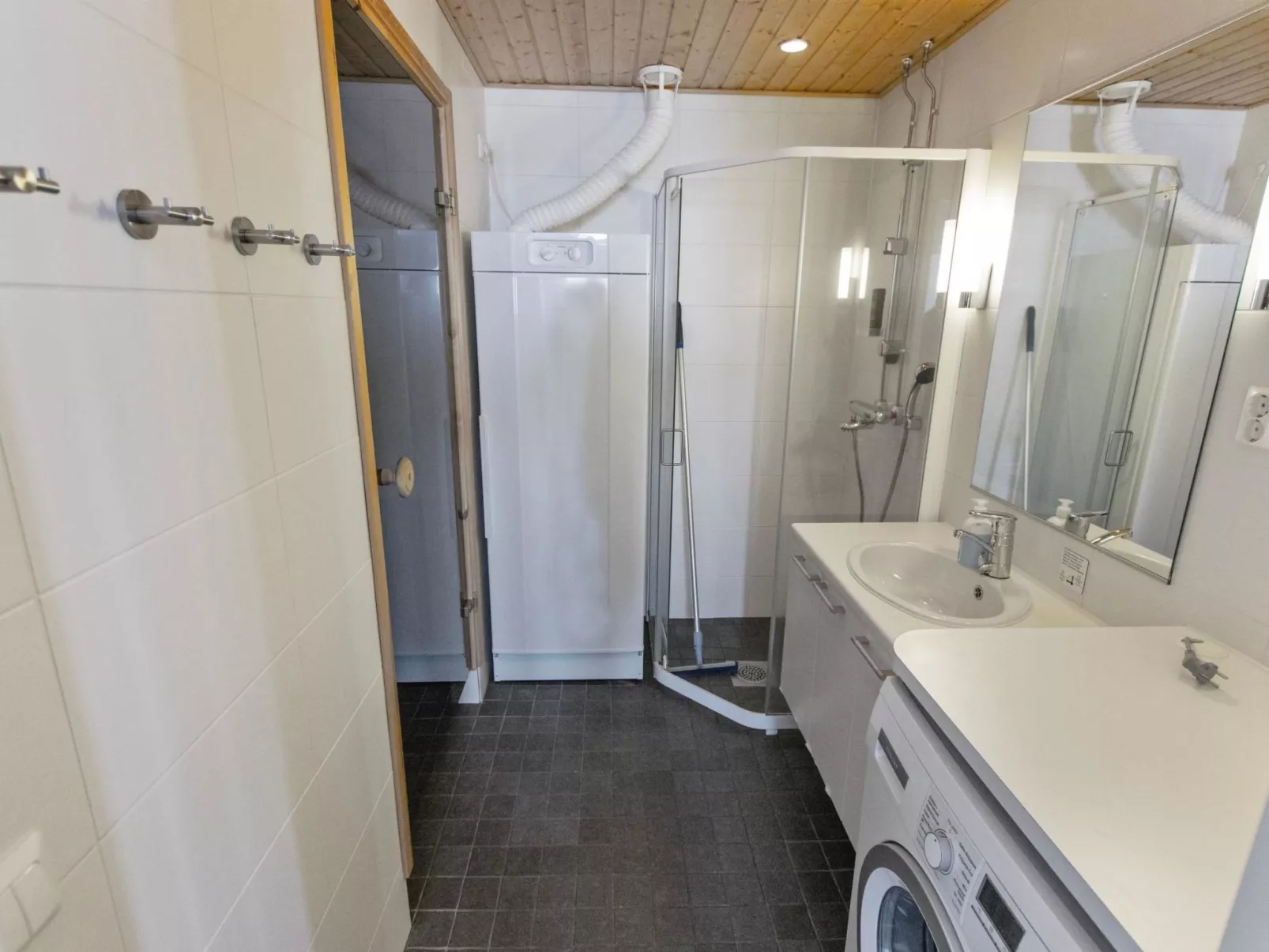 Nordic chalet 9312-Inside