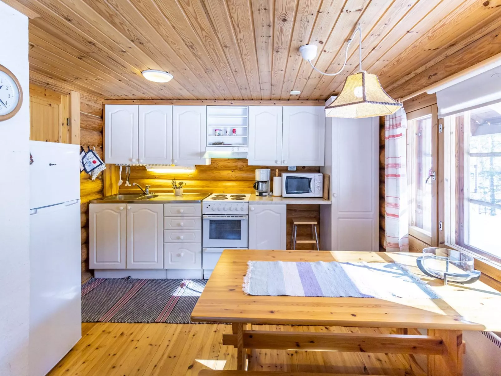 Soutajan kuksa-Dedans