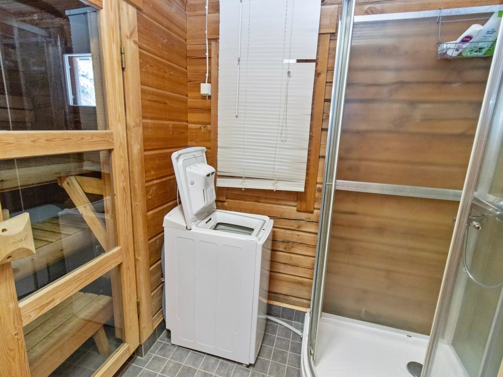 Ressipysäkki 1-Inside