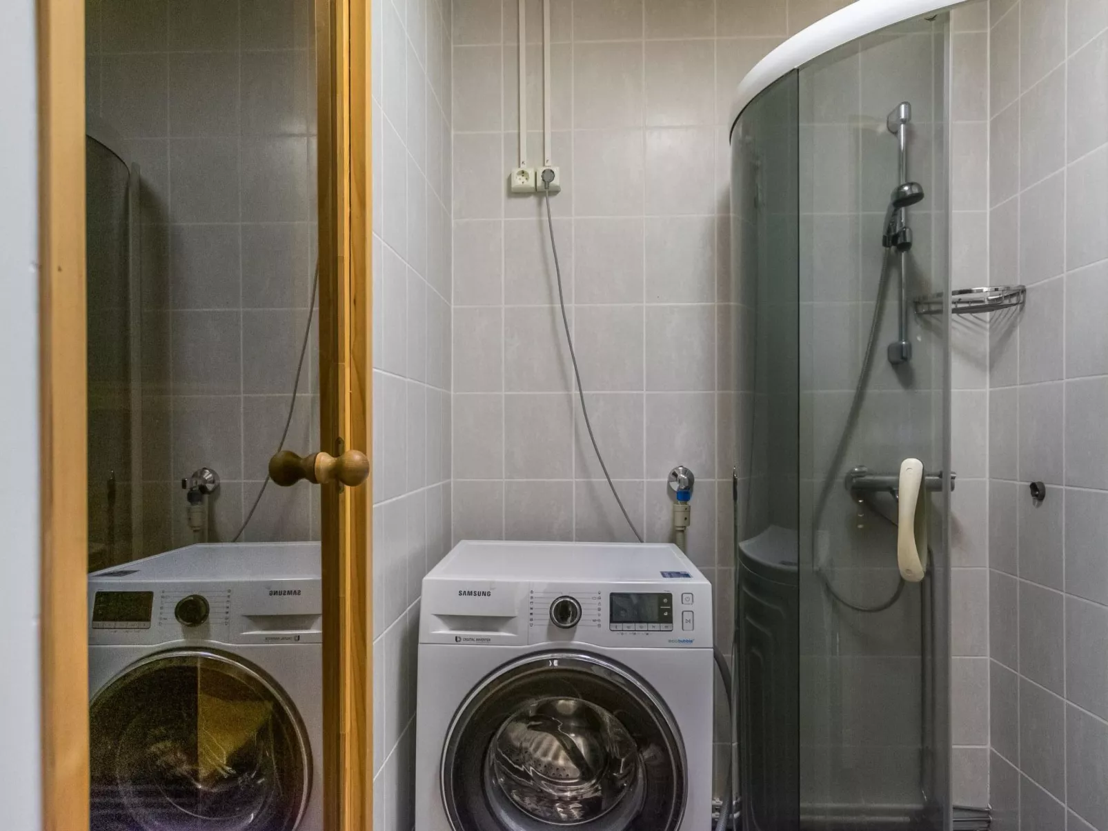 Saariseläntie 8 b 7-Dedans