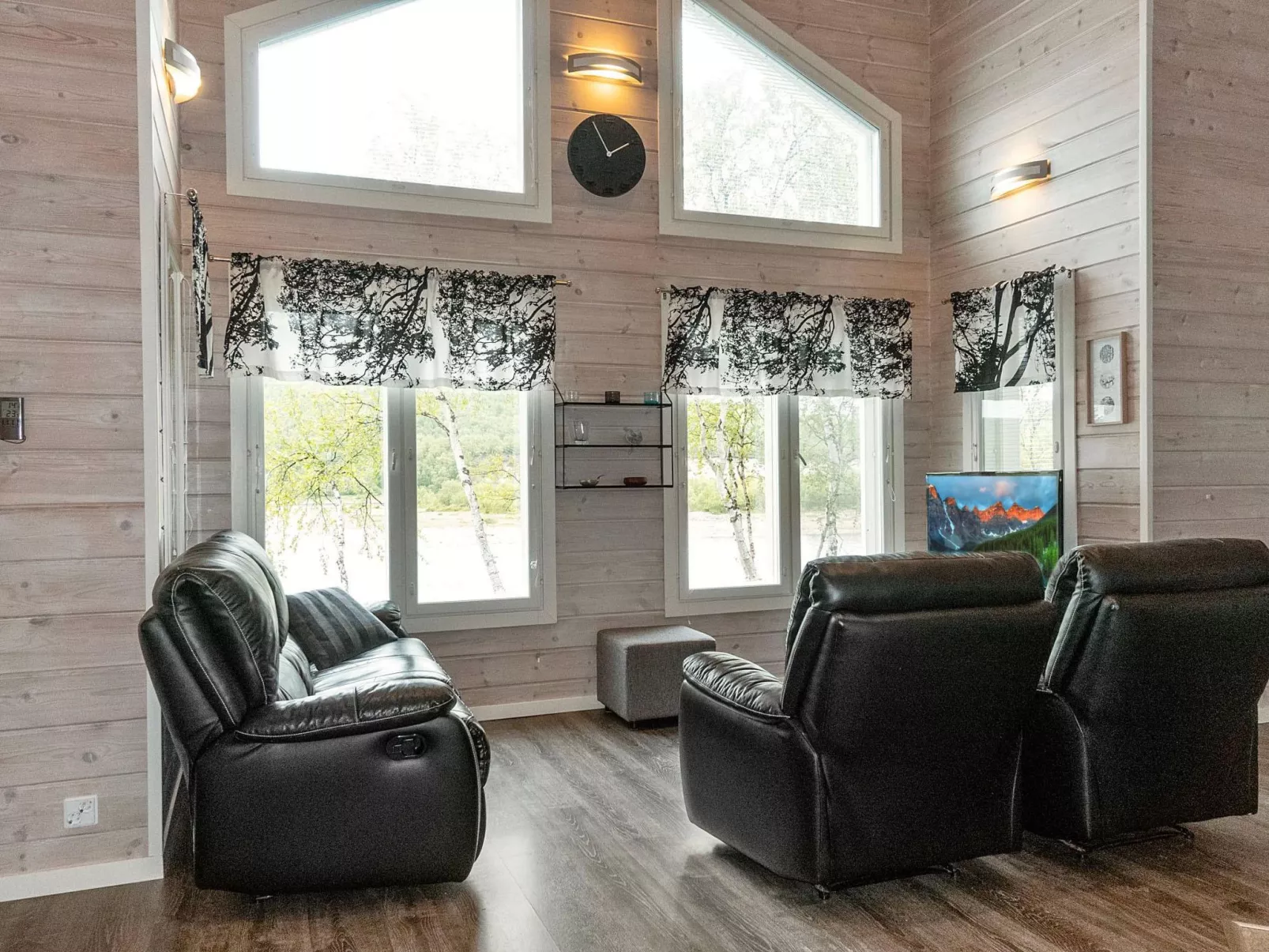 Mökki tenolla-Drinnen