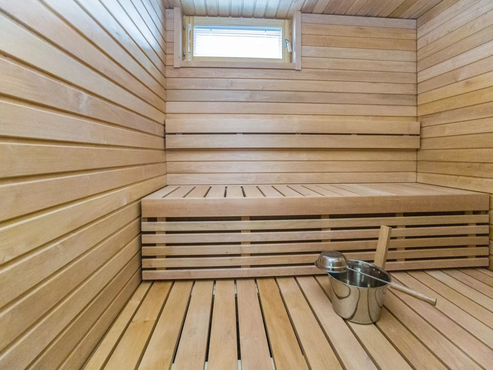 Levistar vi as. 6108-Dedans