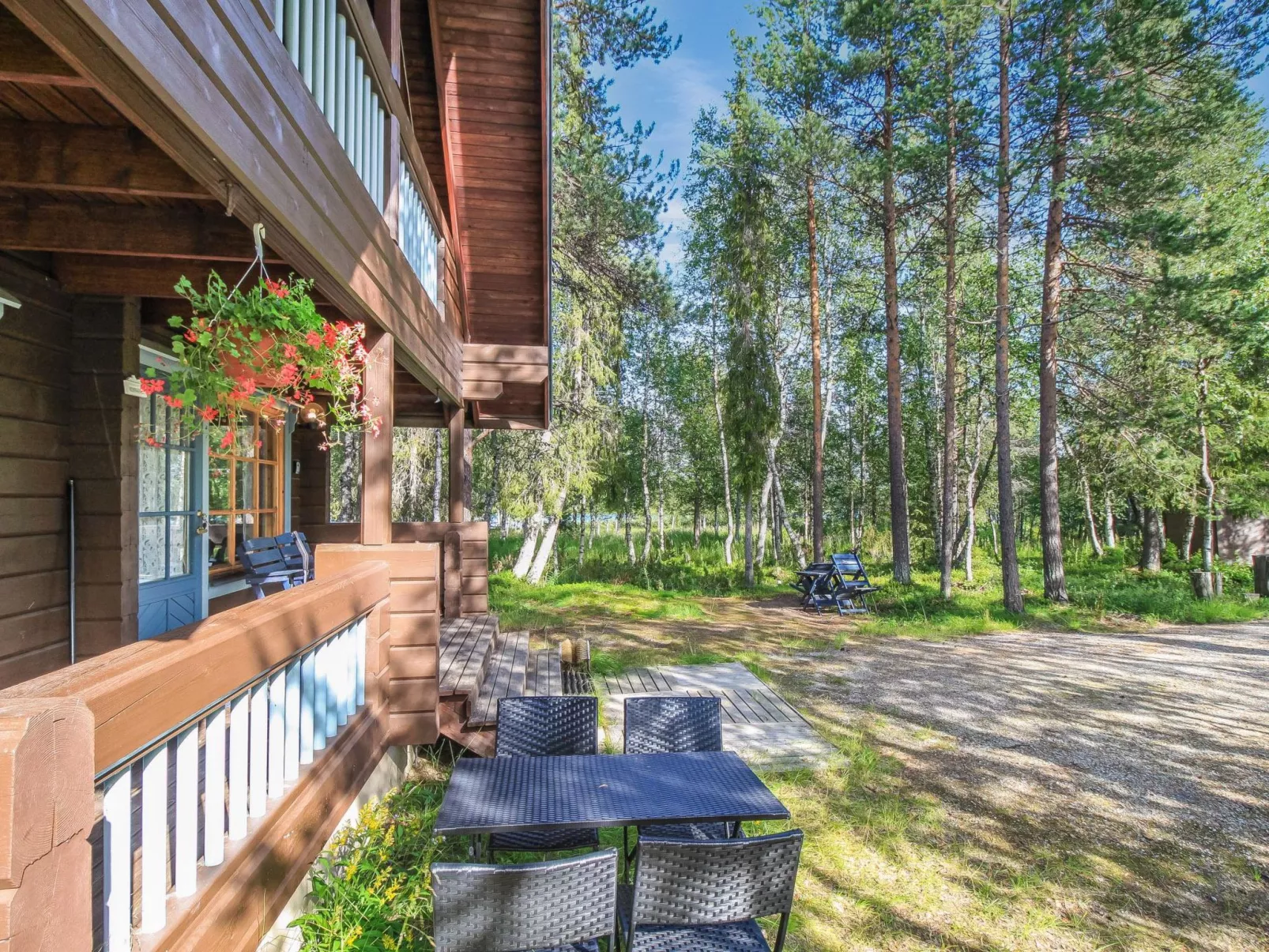 Marjatan mökki-Inside