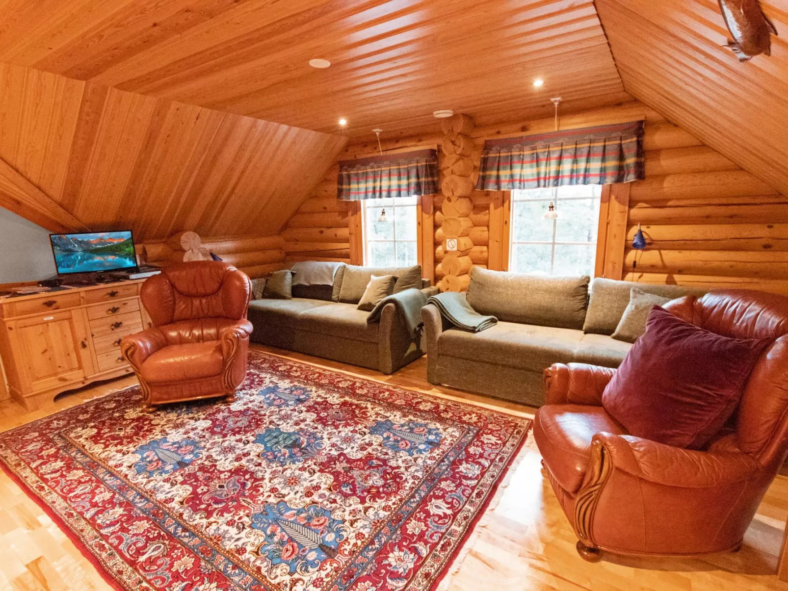 Tievanlaita 10-Inside