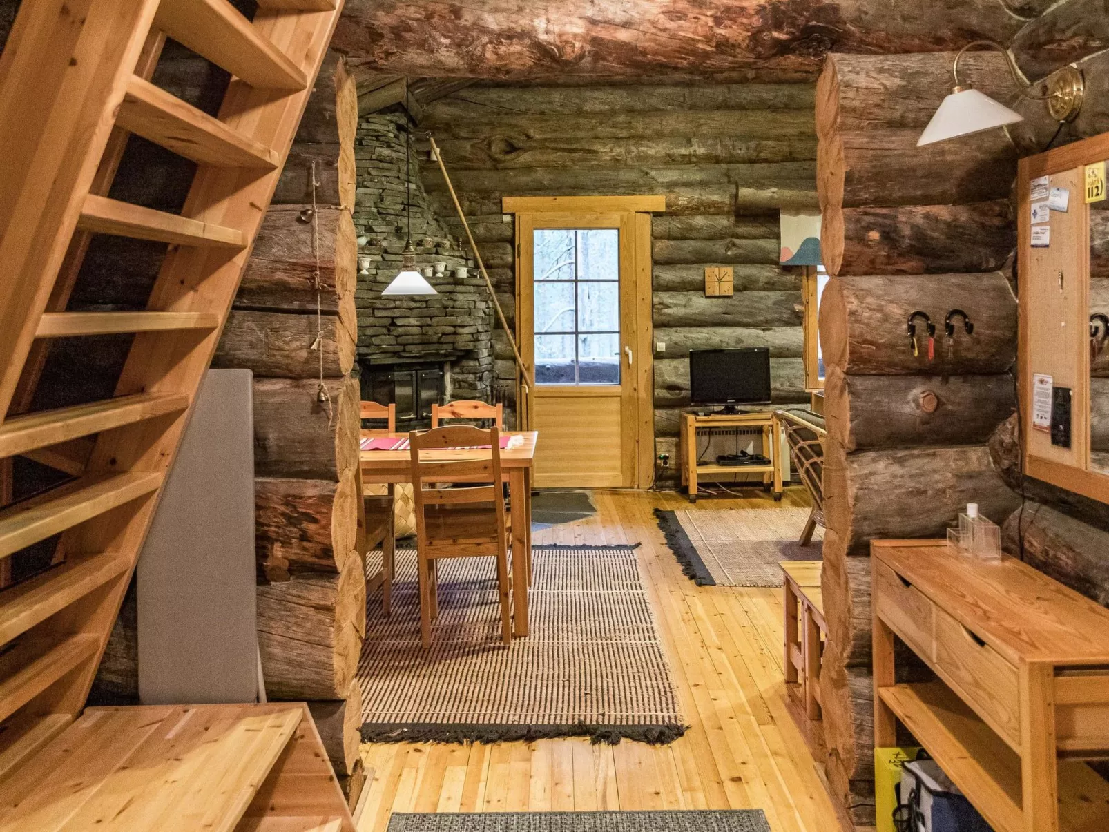 Ylläsnäkyy 7 / karkelo-Inside