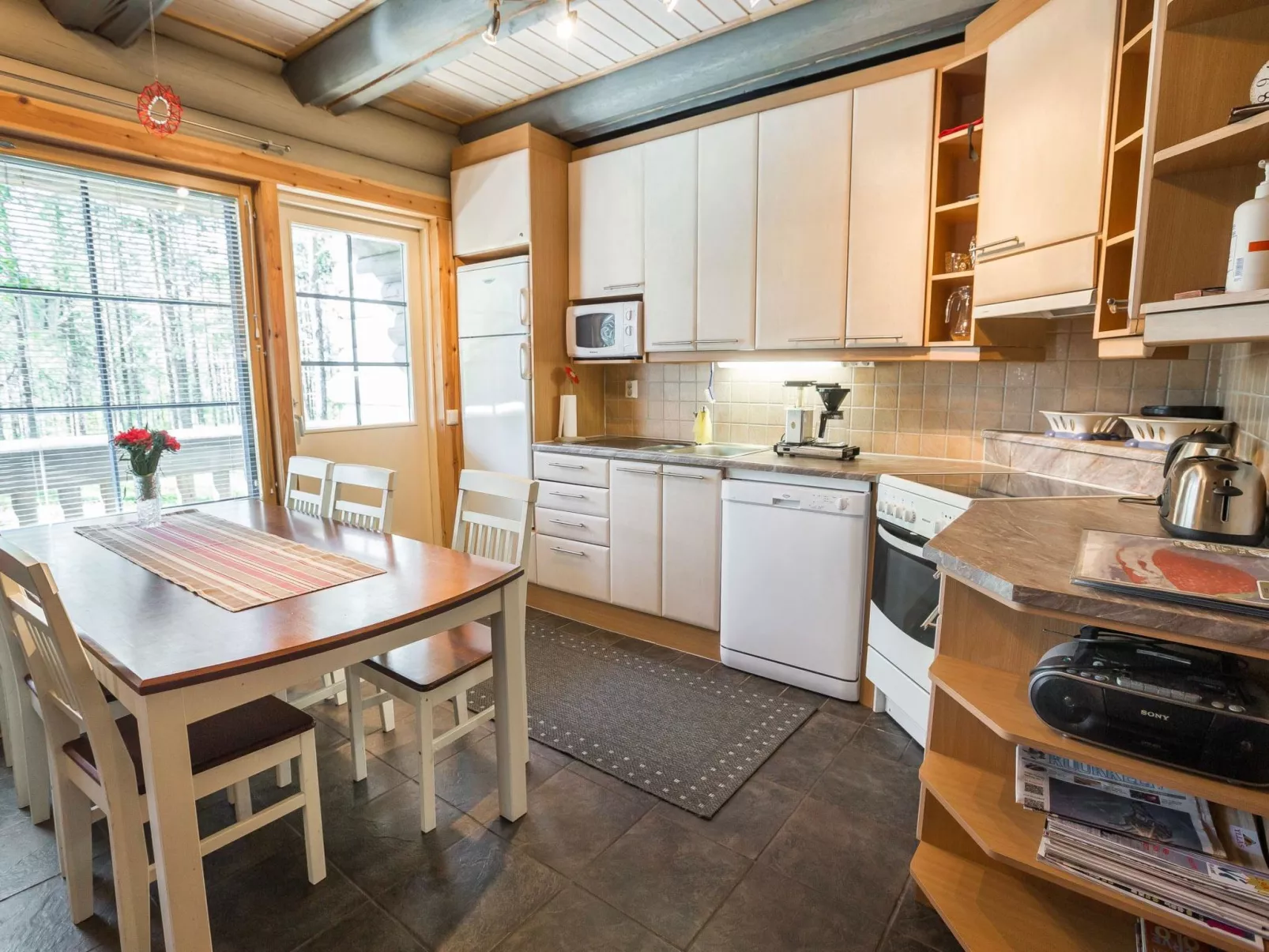 Ylläsmaisema 1-Drinnen