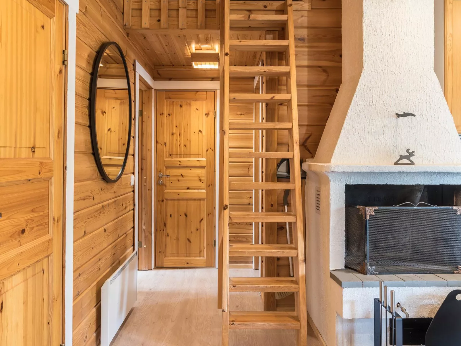 Lomaylläs b39 /suppapolku 6b-Drinnen