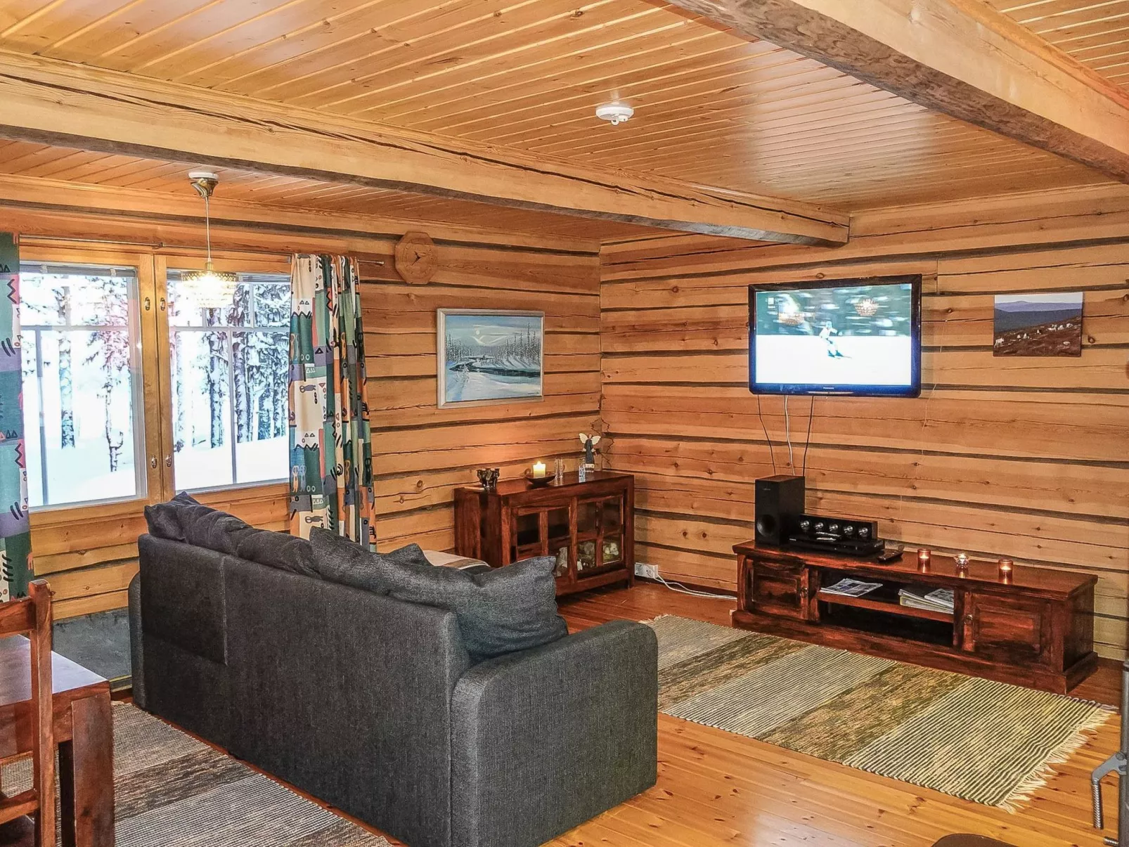 Ylikyrön mökki-Inside