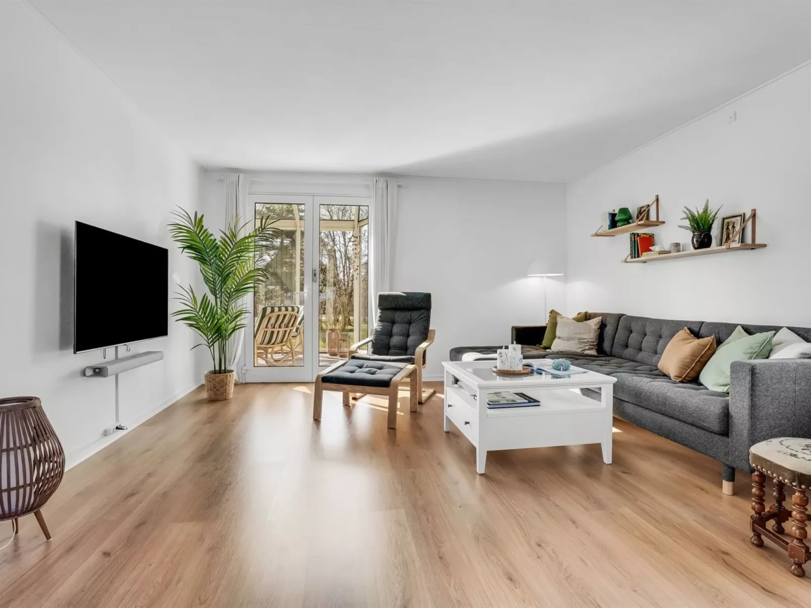 "Hane" - 750m from the sea-Inside