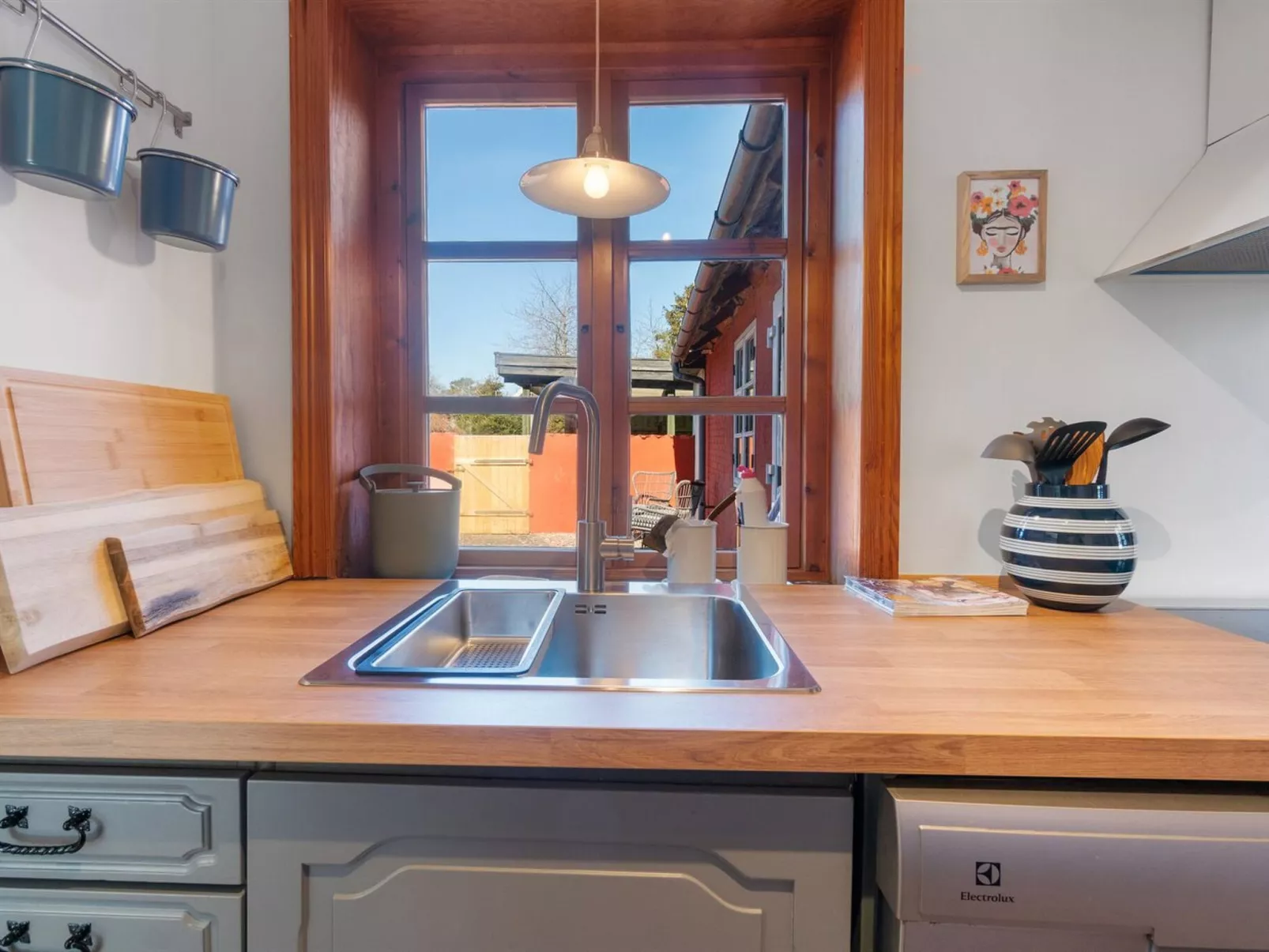 "Hakon" - 40m from the sea-Inside