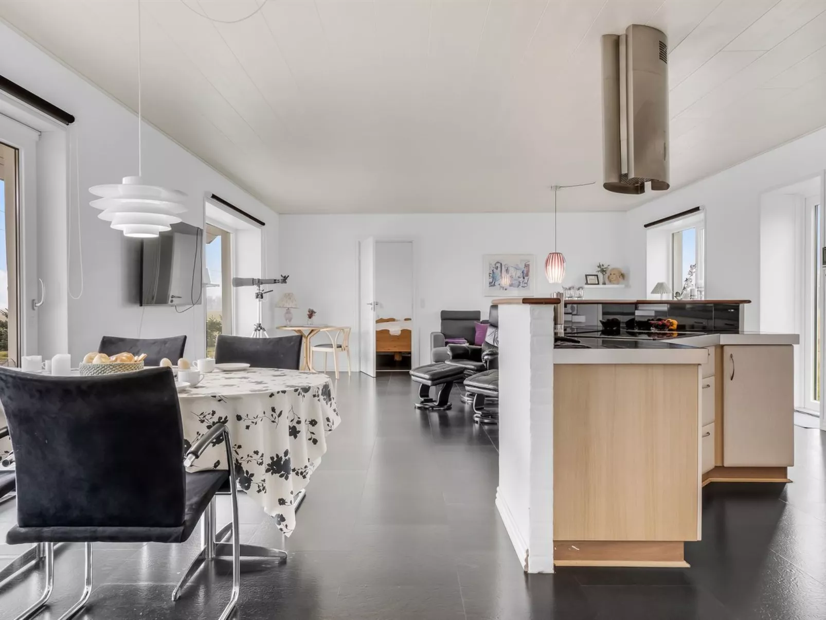 "Kora" - 2km from the sea-Drinnen