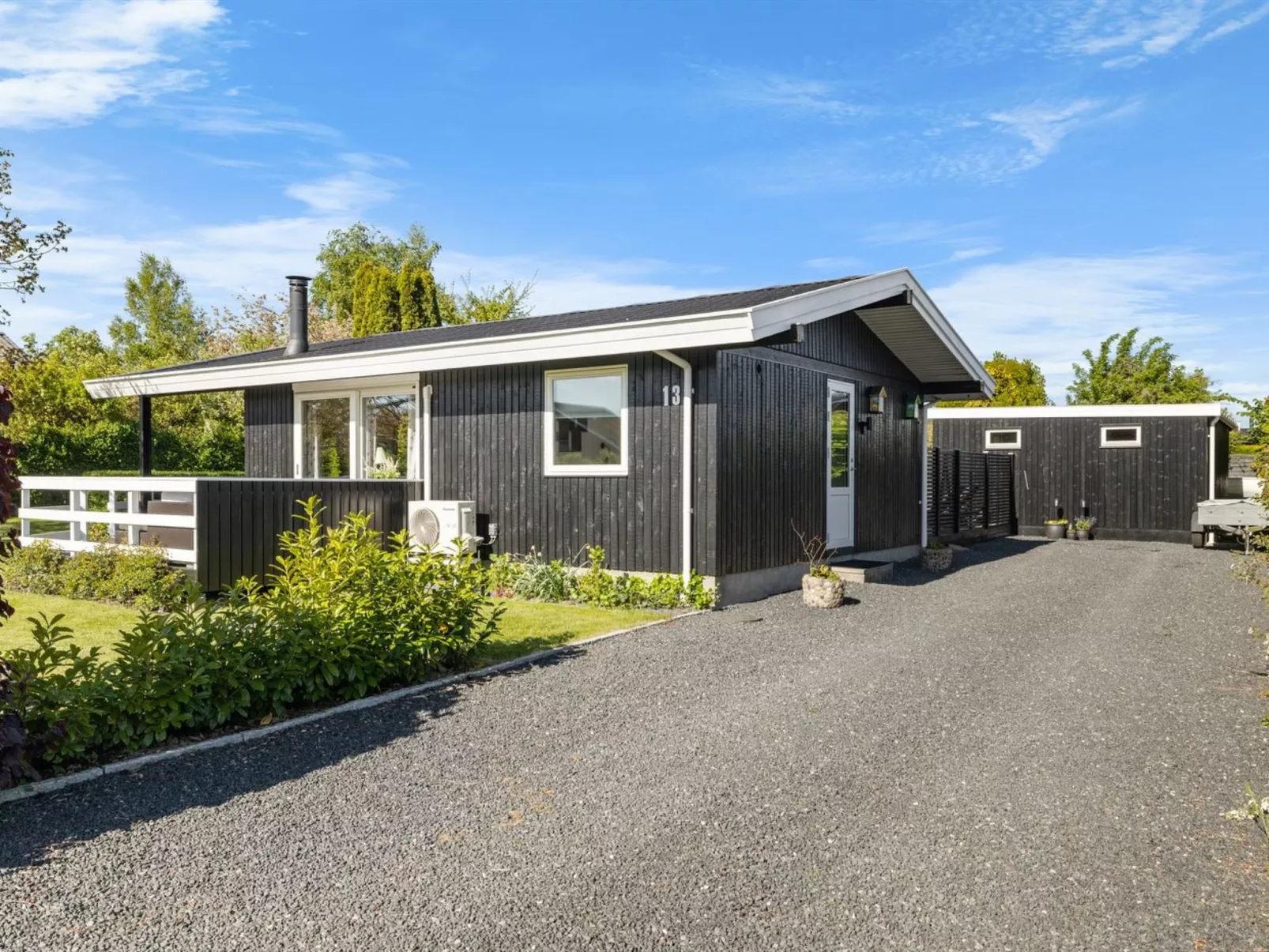 "Bjart" - 150m from the sea-Draußen