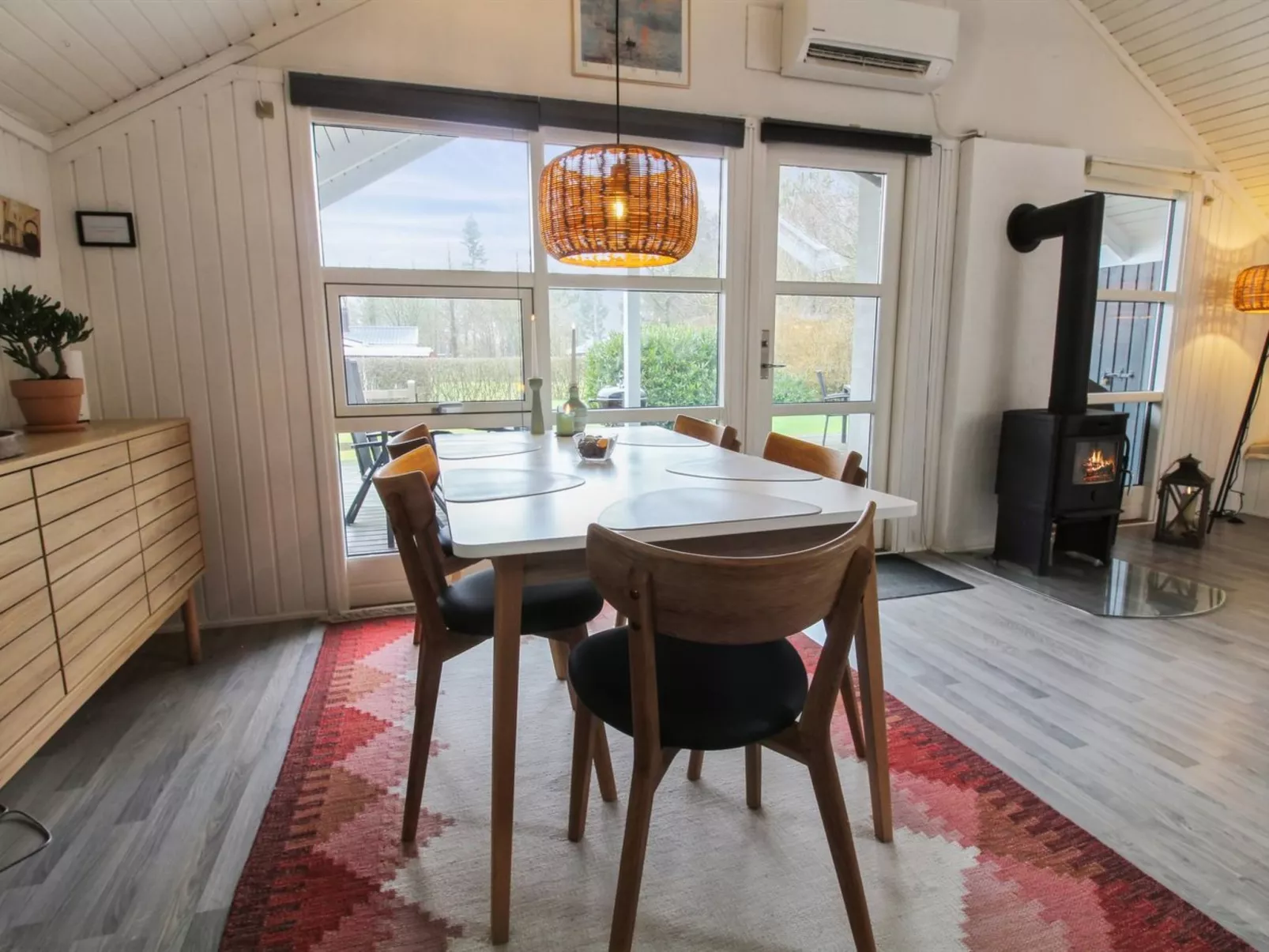 "Rosalie" - 29km from the sea-Dedans