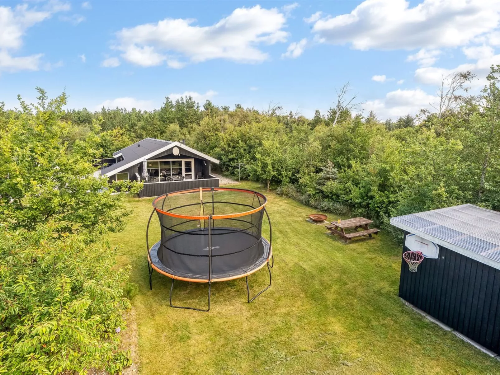 "Onni" - 2.3km from the sea-Outside