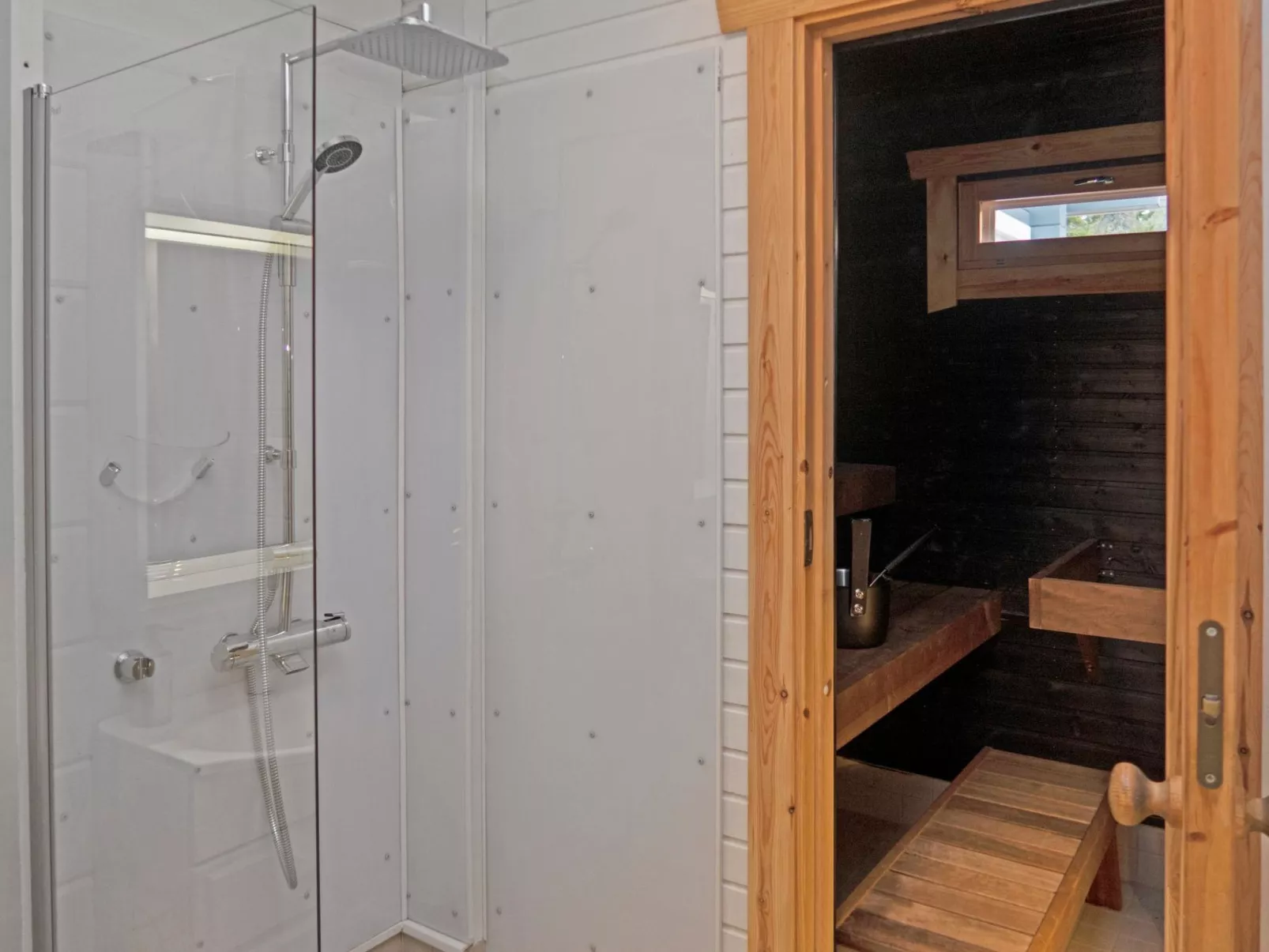 Vuosseli-kelkka 15a-Inside