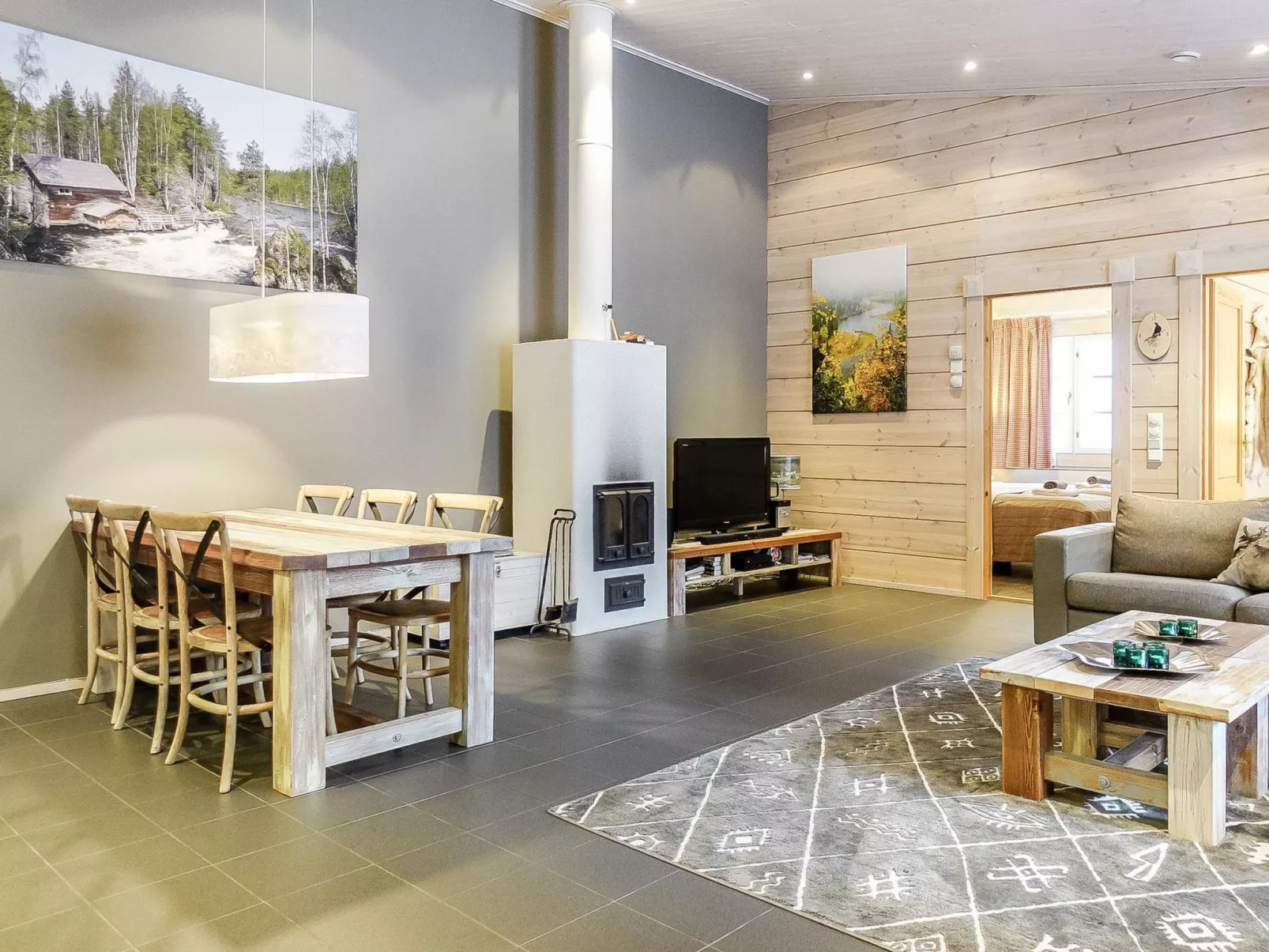 Sallan panparkstie 14 b-Dedans