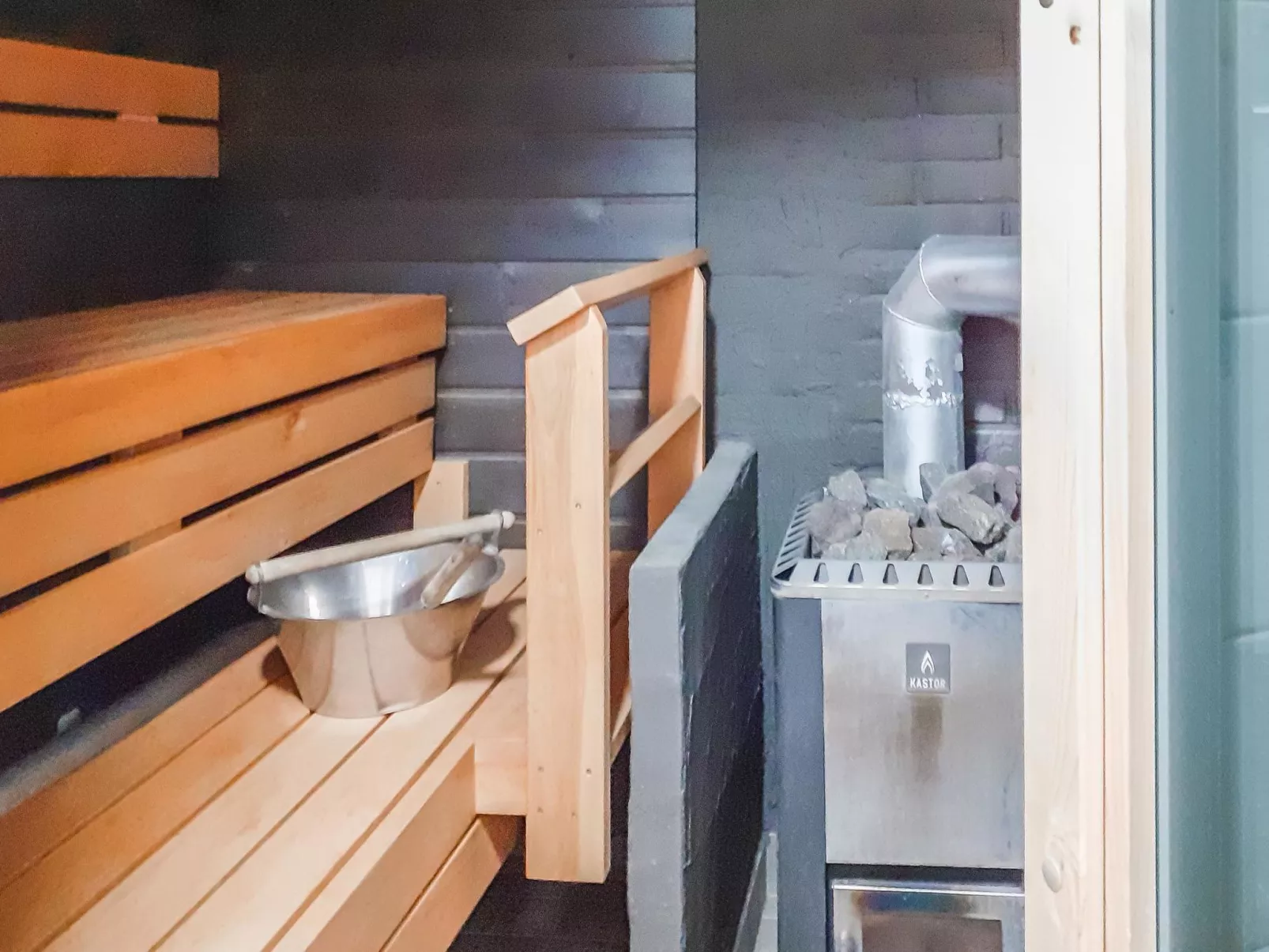 Kaukosaaren ahonlaita-Drinnen