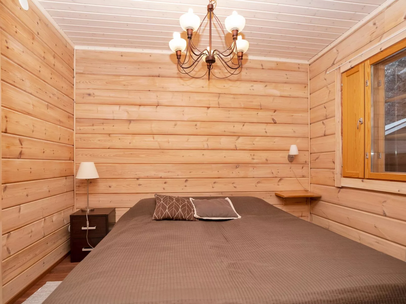 Ihtingin koskikara-Dedans