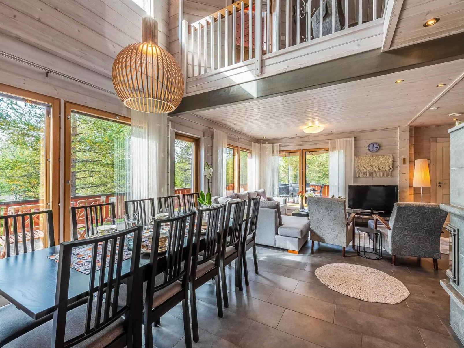 Lapinukonkäännös-Dedans