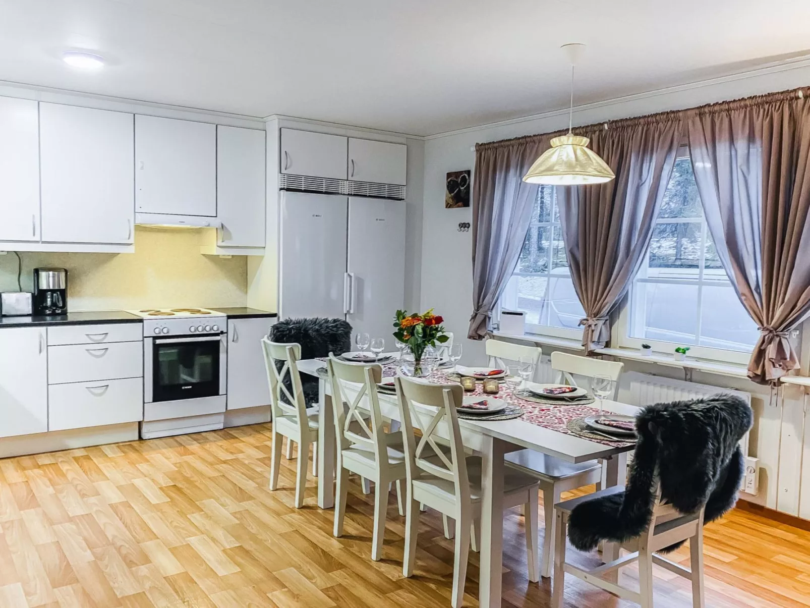 Iso-karpalo a-Dedans