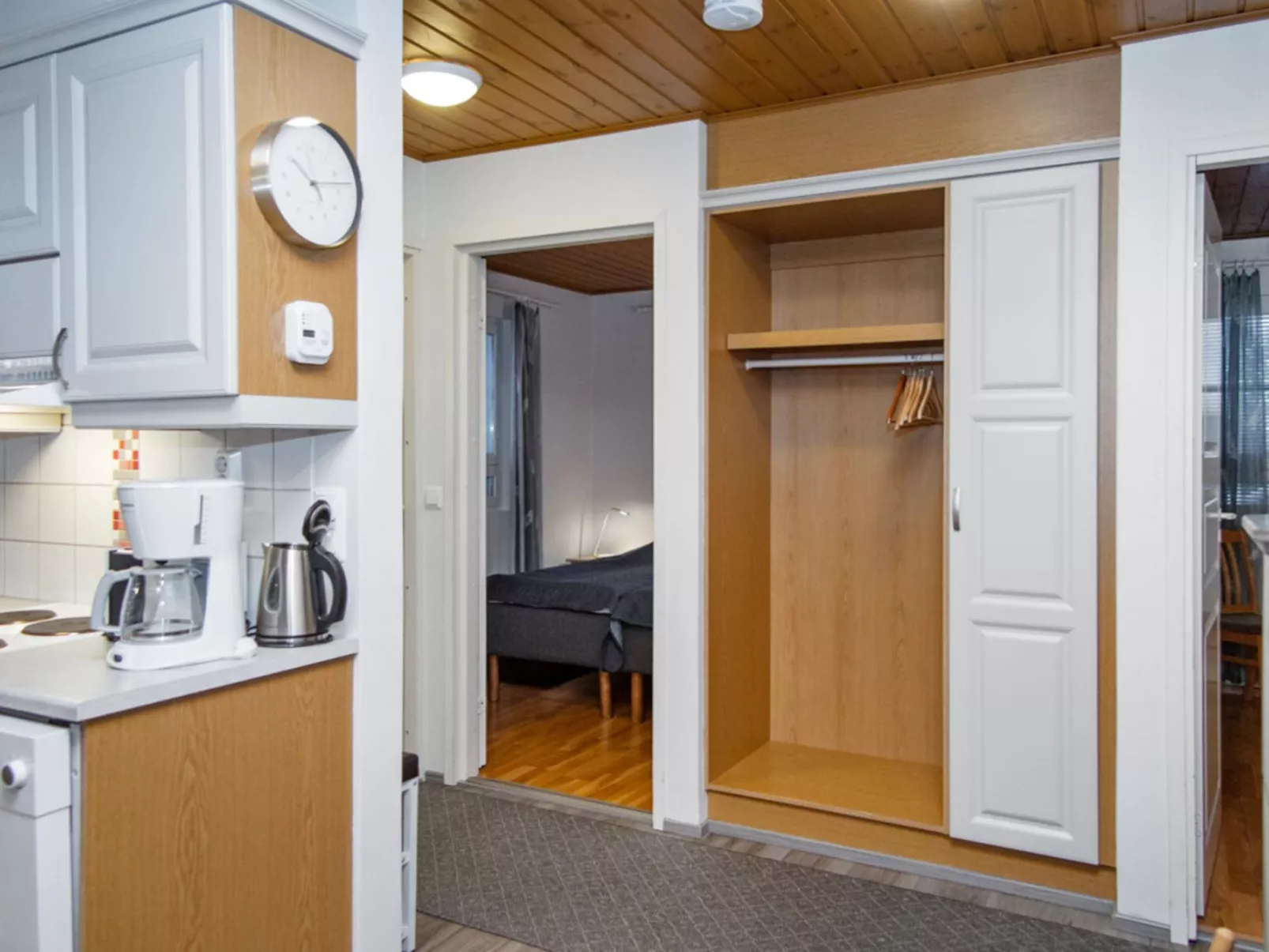 Alppitalo punatähti 7 as 2-Inside