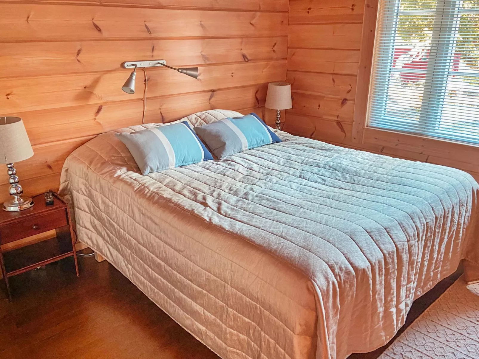 Heikkalan helmi-Dedans