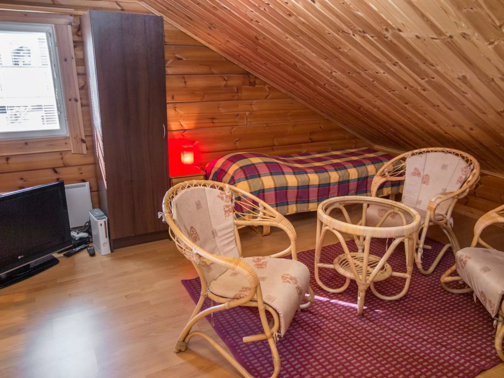 Peiponpesä b-Dedans