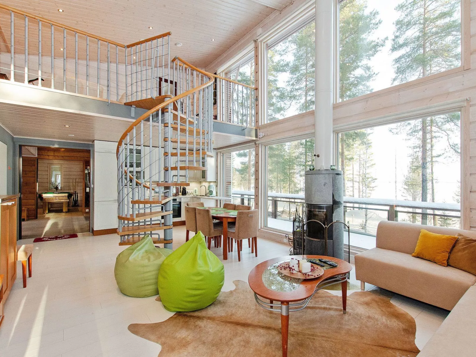 Pielislinna/loma-koli-Dedans