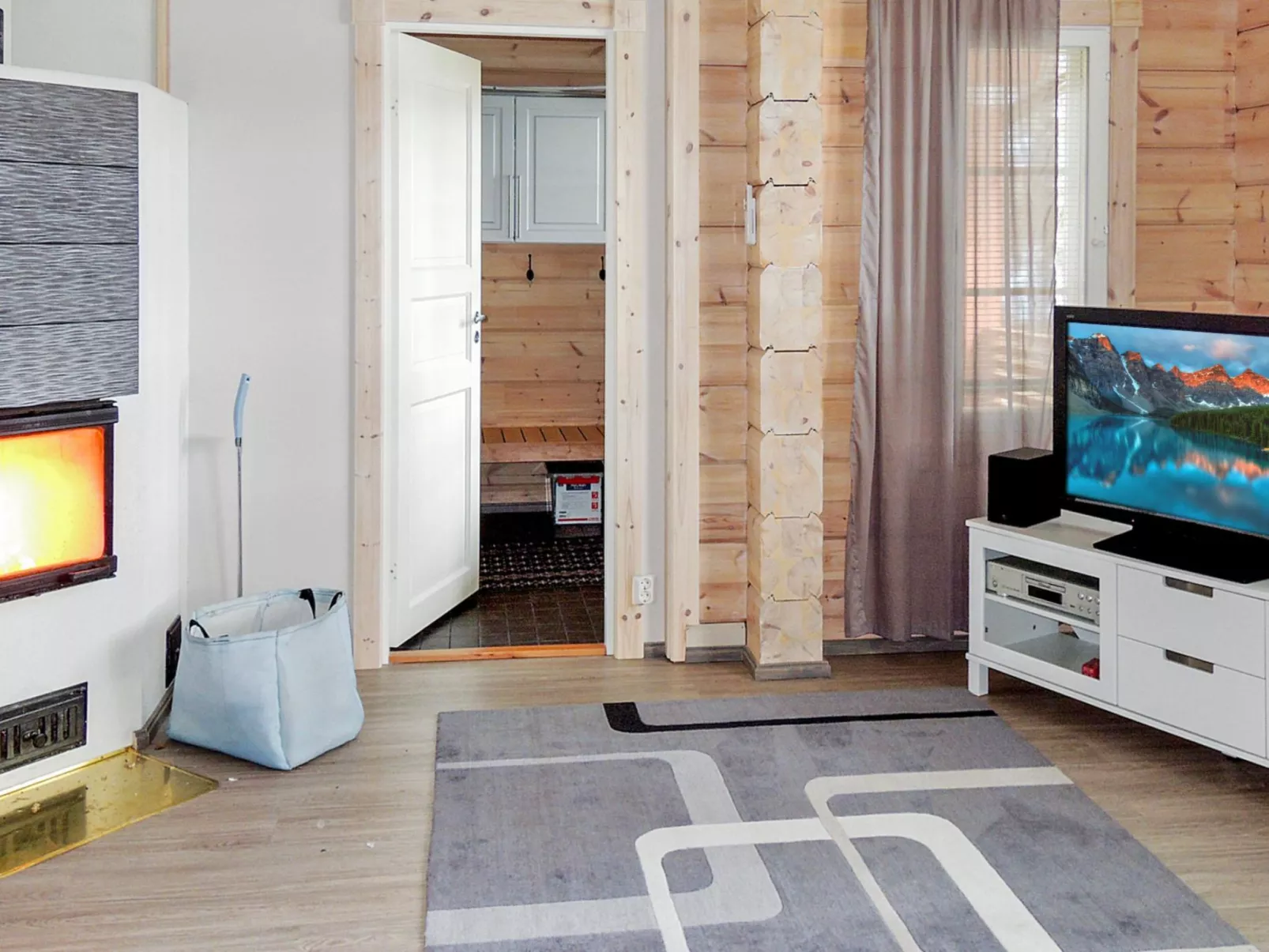 Nesterin helmi-Dedans