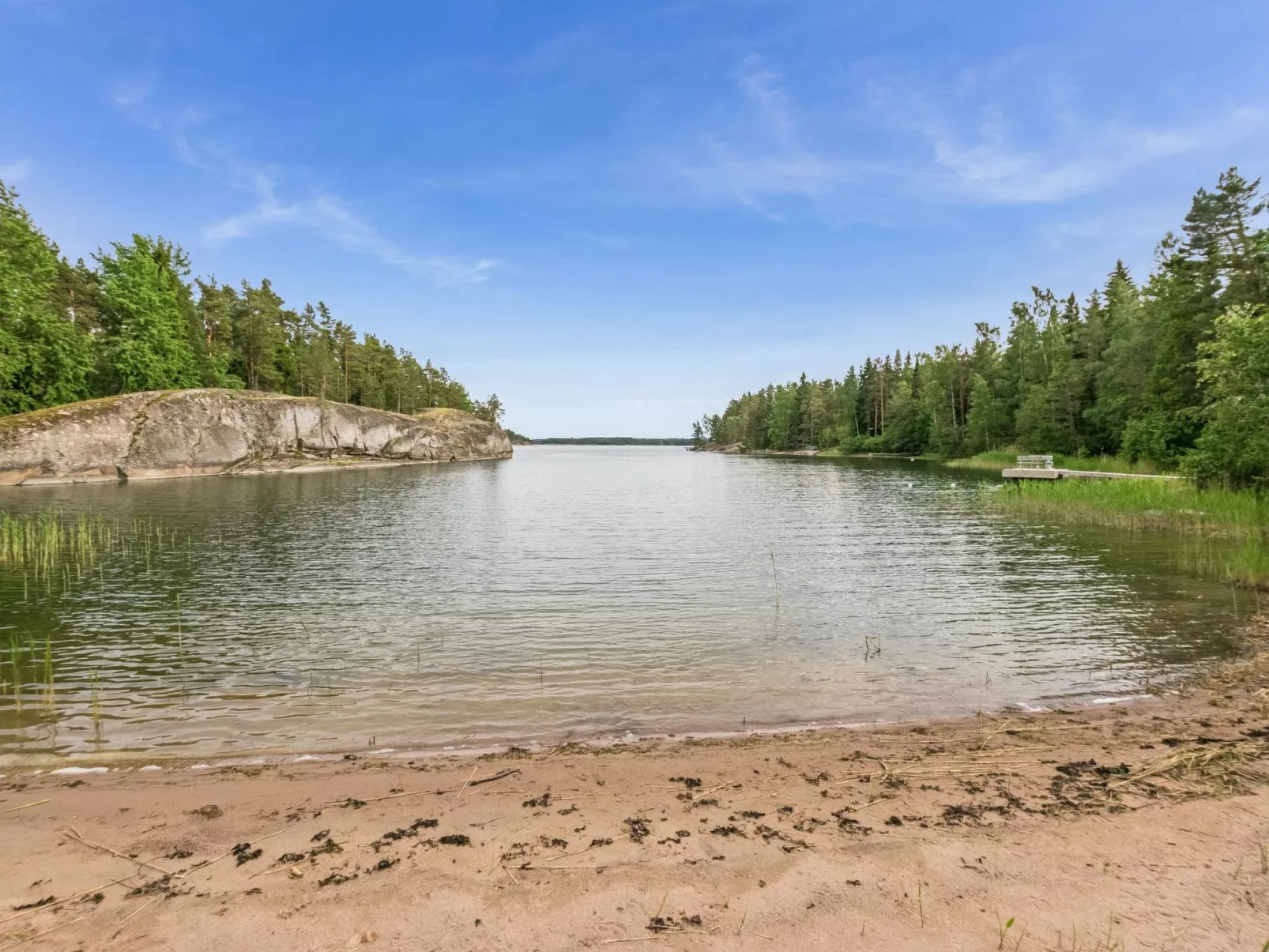 Lilla nennebo-Dedans