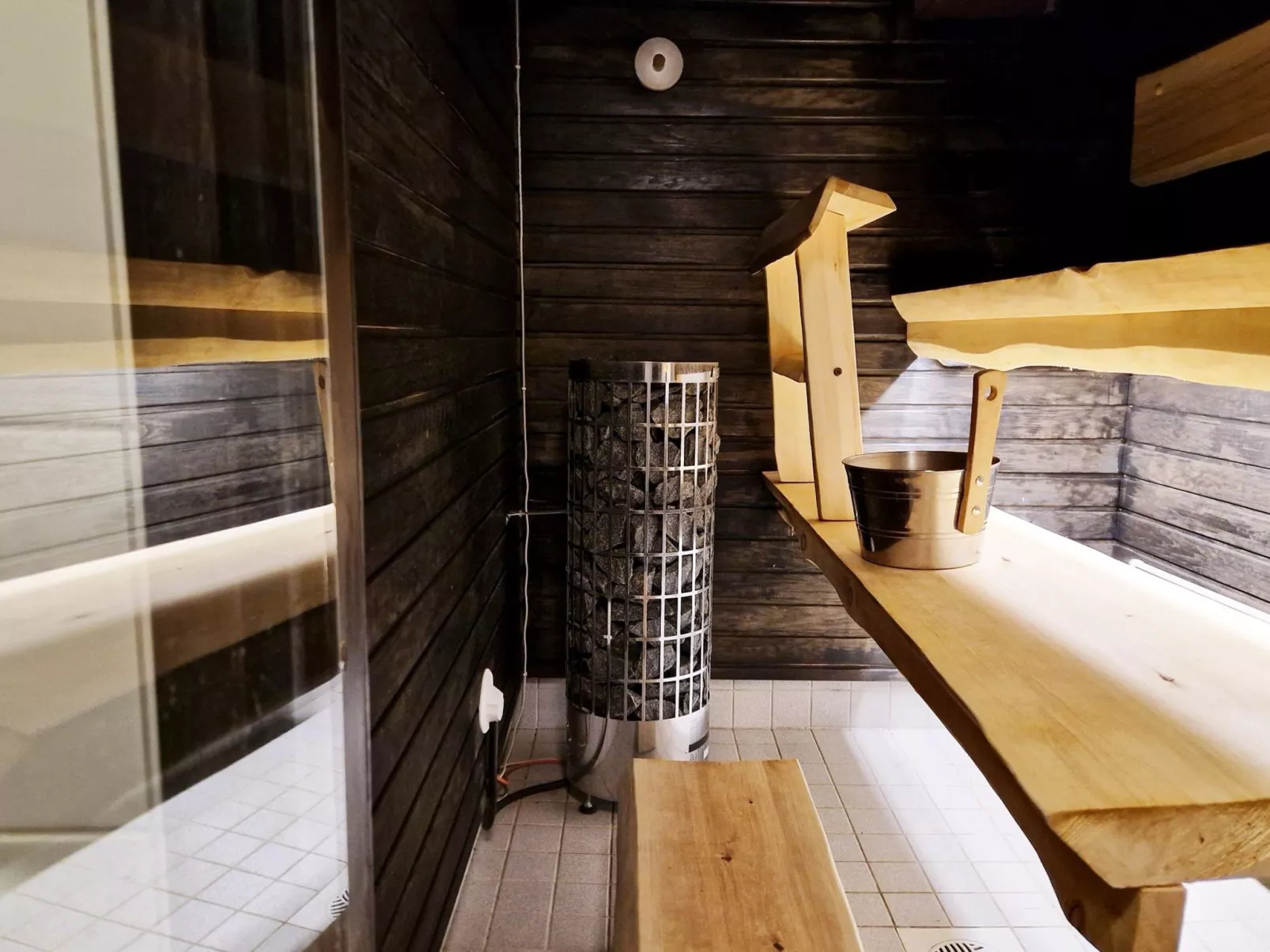 Karhunvartijan linna c24-Inside