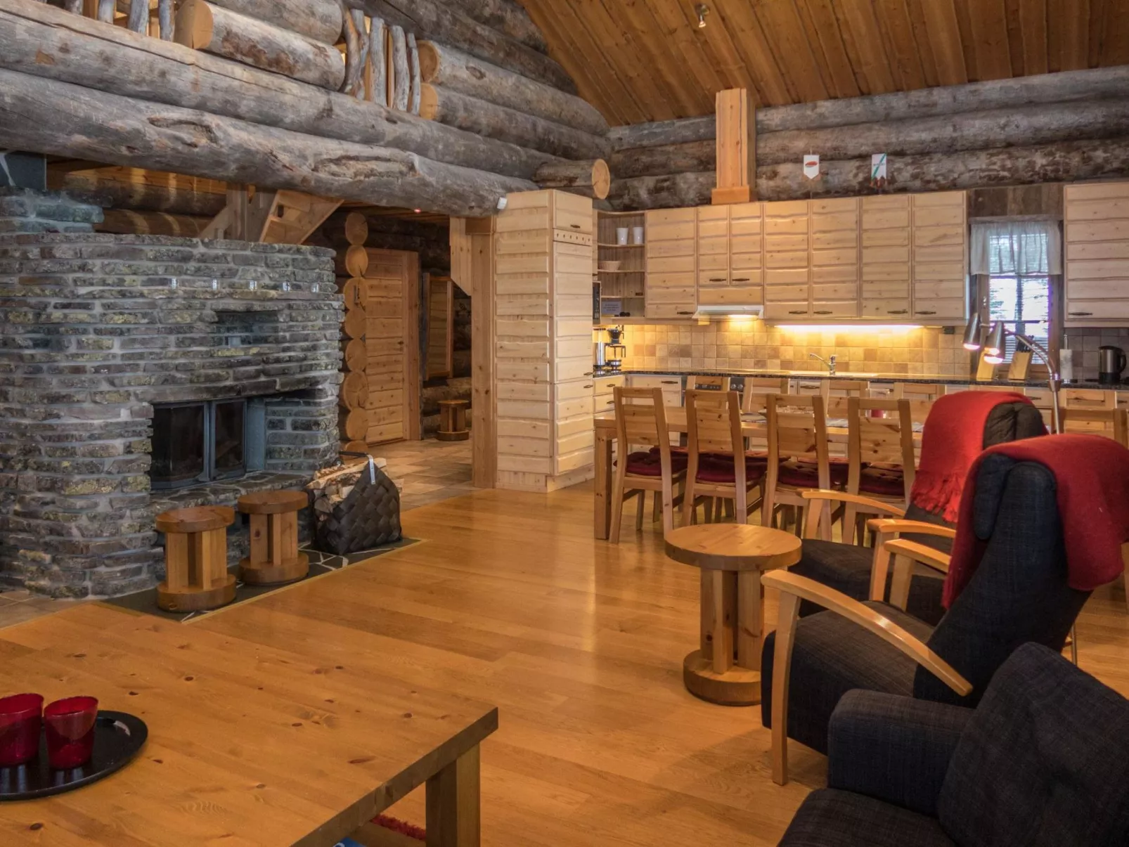 Voimapolku 4 a-Drinnen