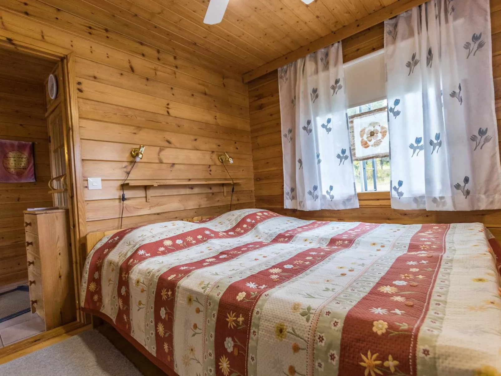 Lomaluola 5a paritalo-Dedans