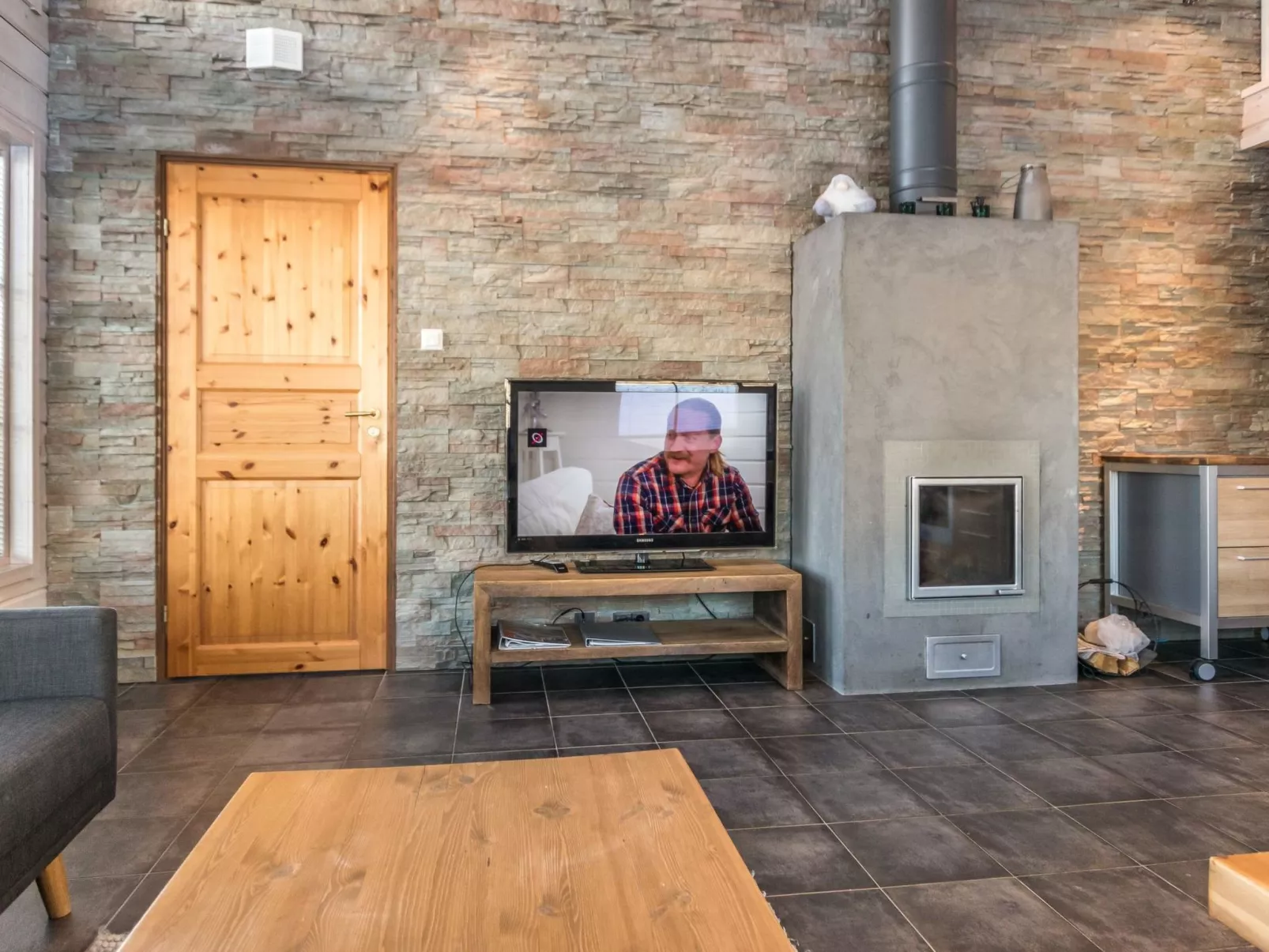 Aurinko-saaga 6 paritalo-Dedans