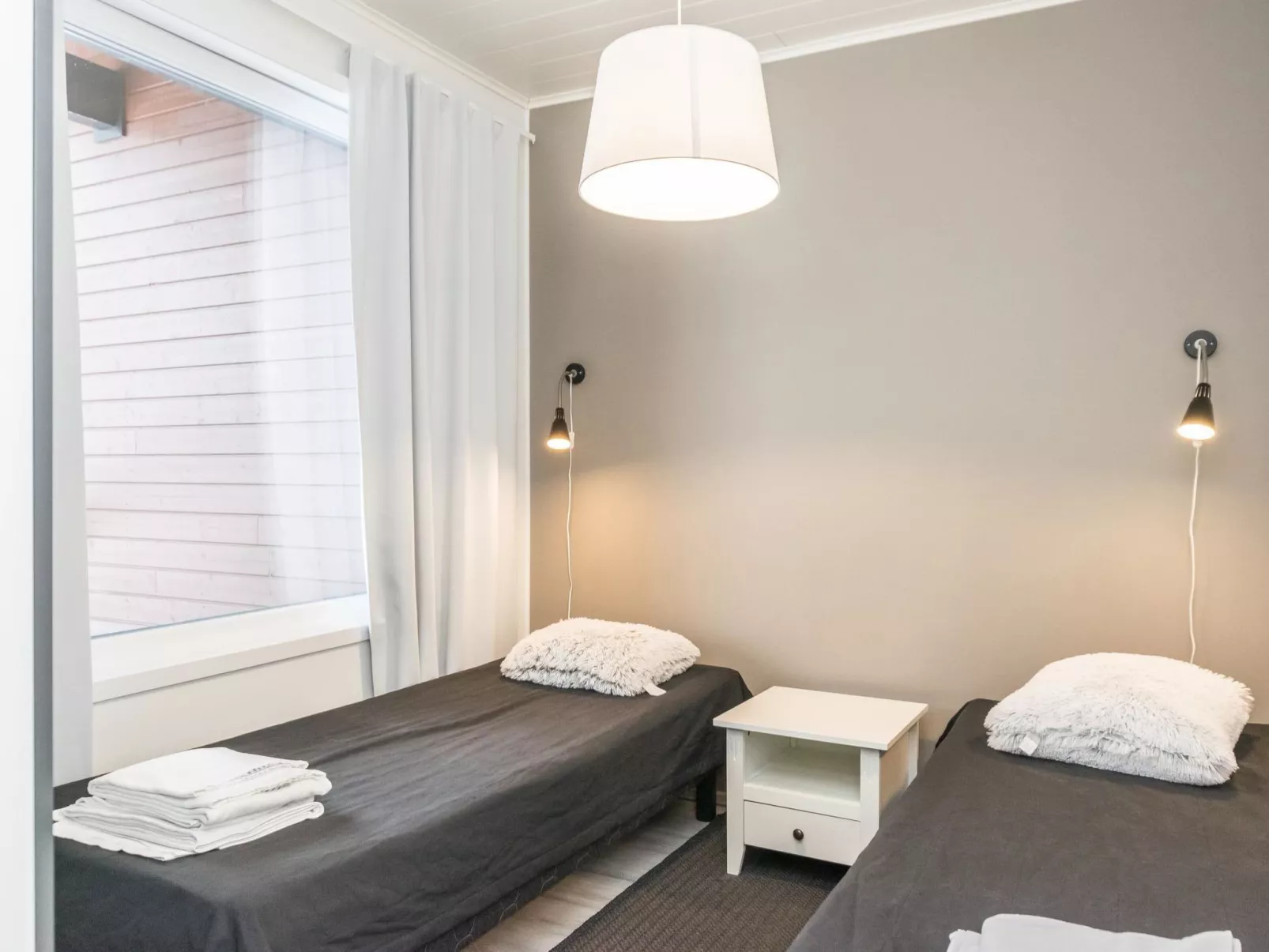 Skivillas paljakka 1. (3mh)-Dedans