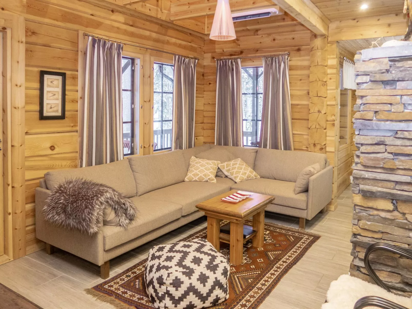 Kiehtäjän virta-Inside