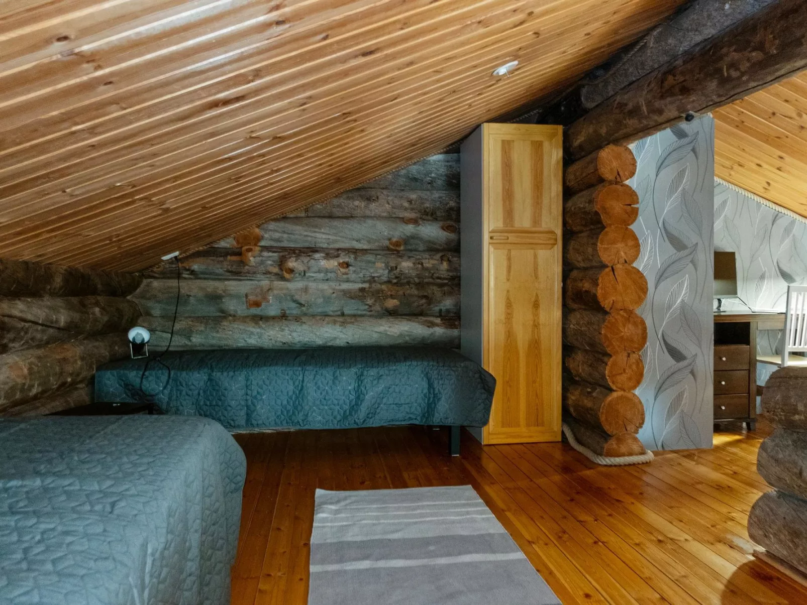 Sallanhelmi b1-Inside