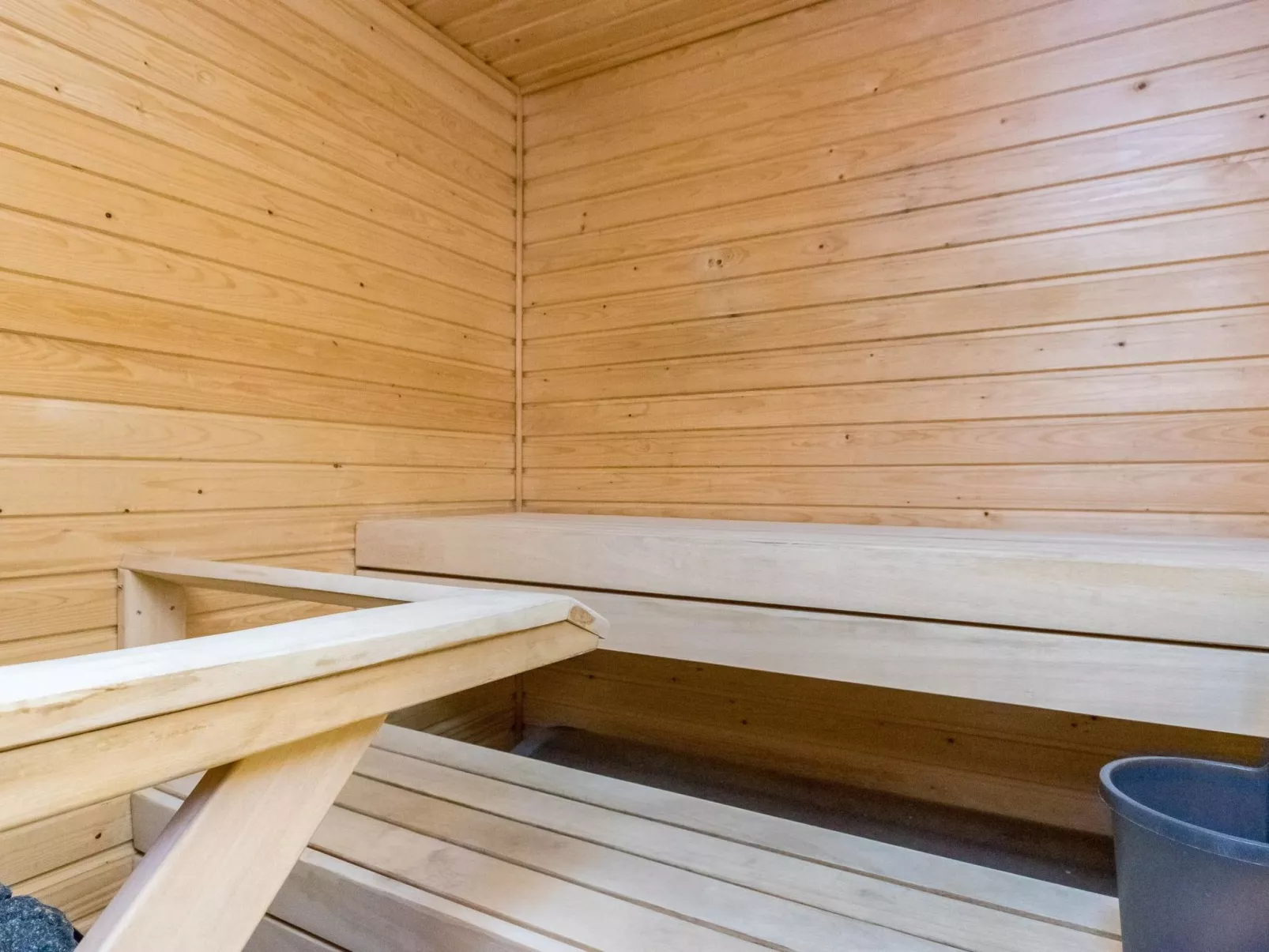 Tuunaantupa 2 f-Dedans