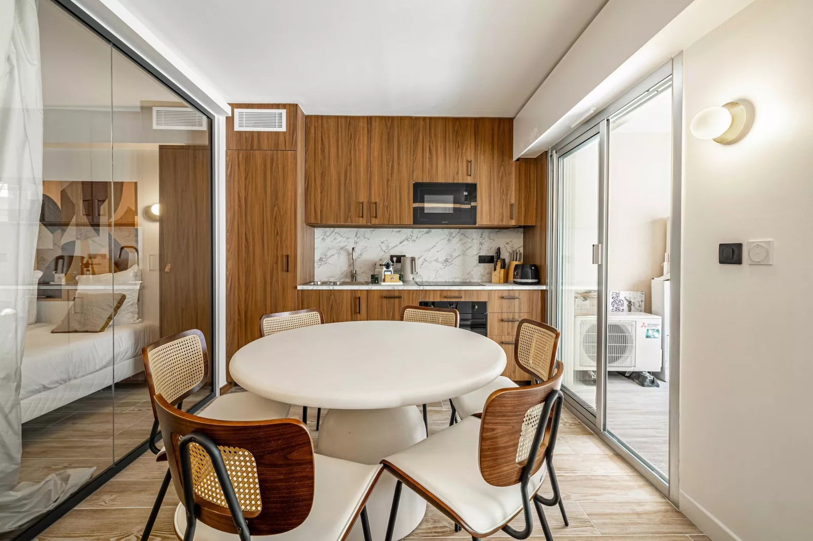 KV-10-BERGERIE-Salle à manger