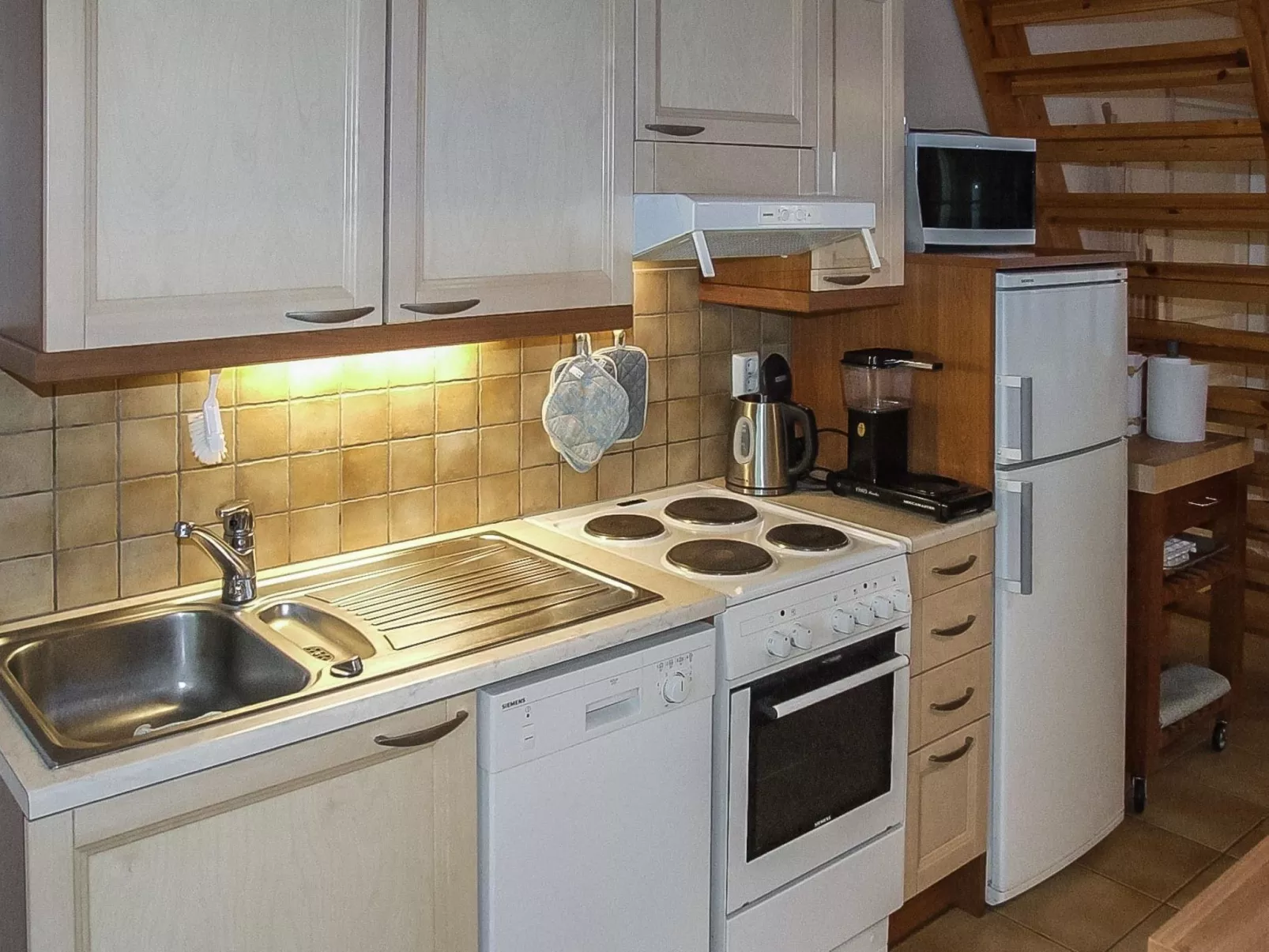 Hankipolku 4c-Inside