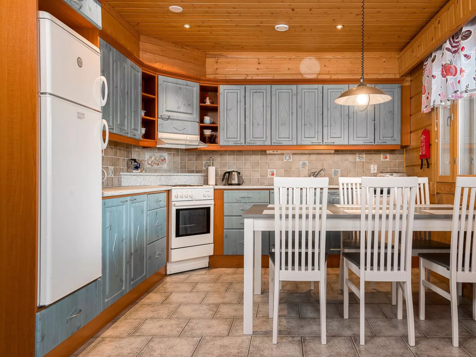 Kinostupa 2a (15-16)