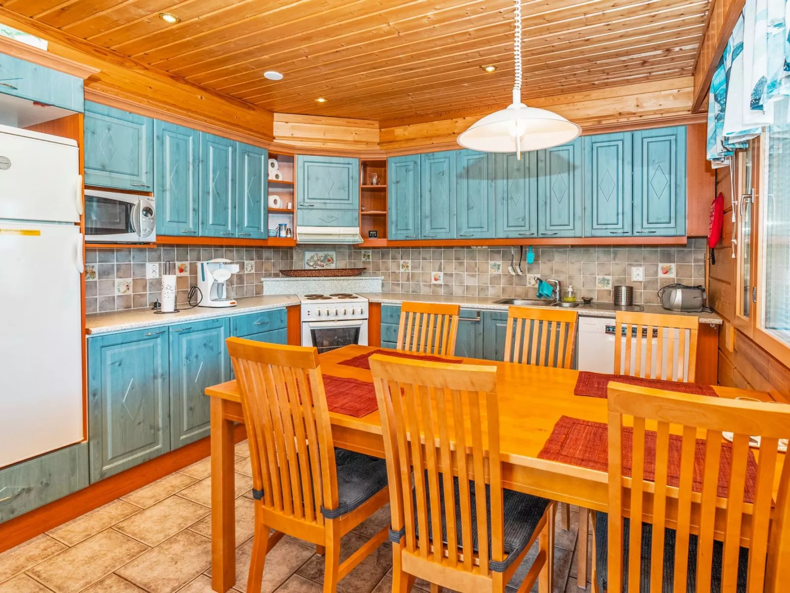 Kinostupa 1a (2)-Inside