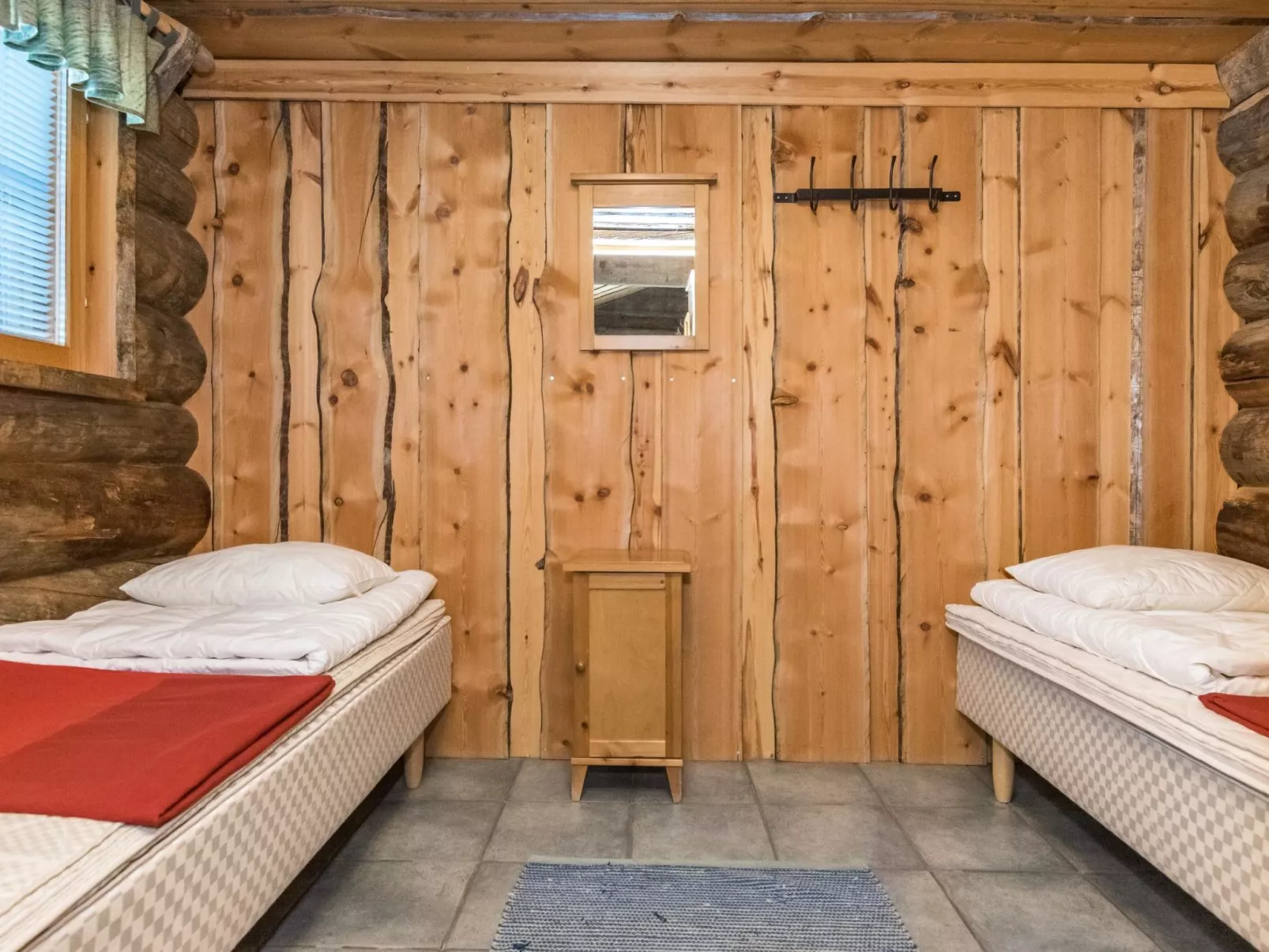 Pihlakieppi 2-Dedans