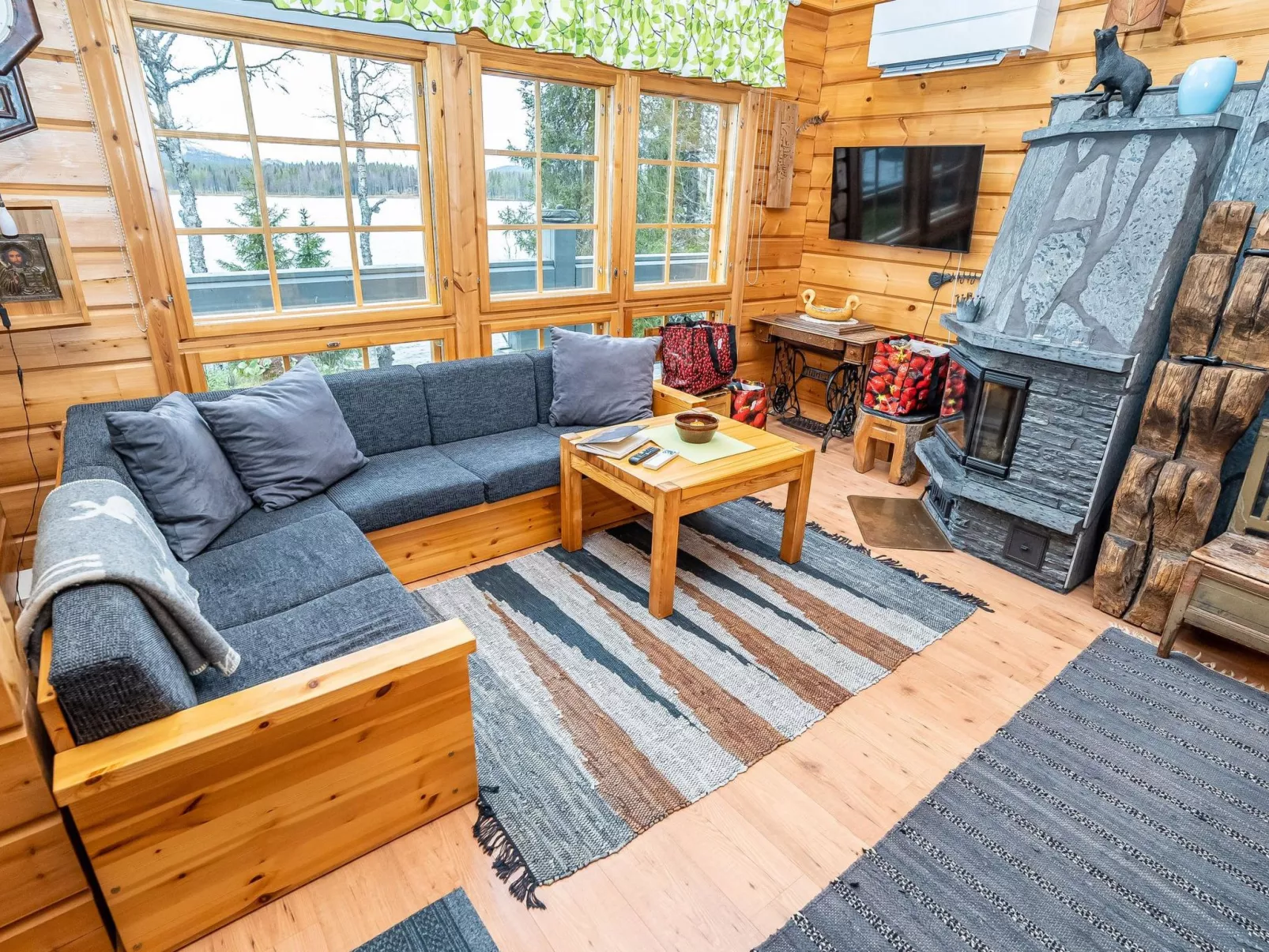 Rukaniemen kontio-Dedans