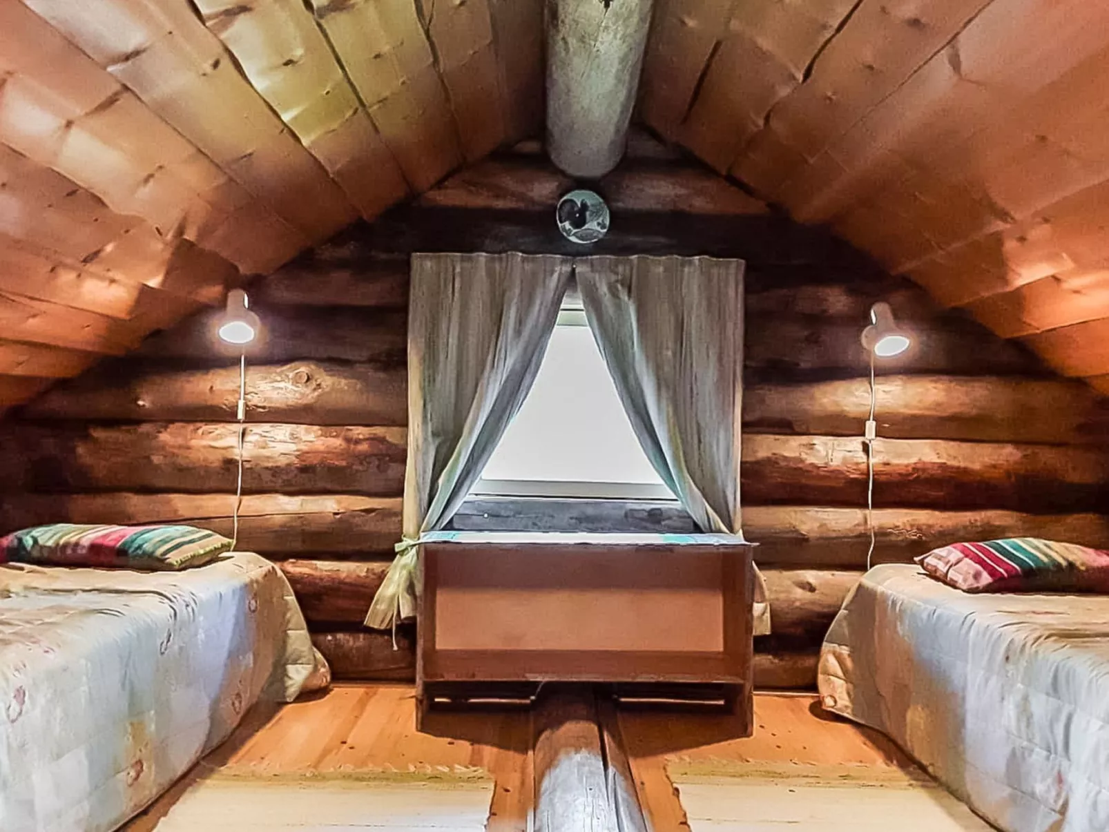 Honkapirtti, vuotunki-Dedans