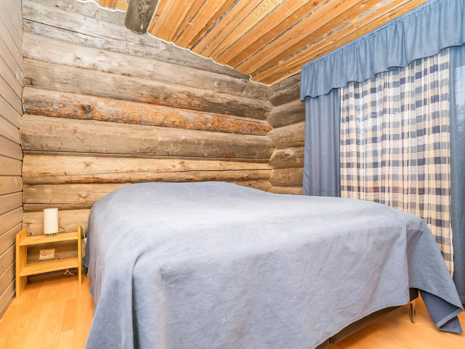 Pajalan honka-Dedans