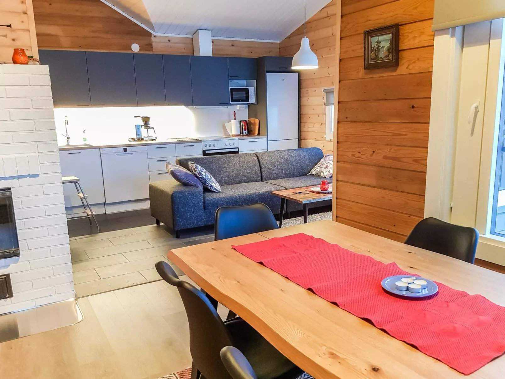 Lomamaja rukaranta-Dedans